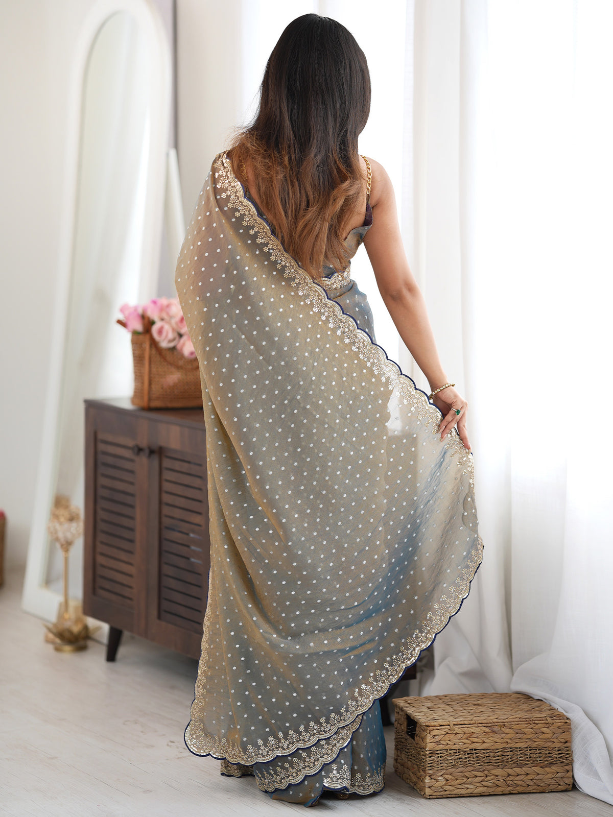 Silver Silk Blend saree – detail view 1