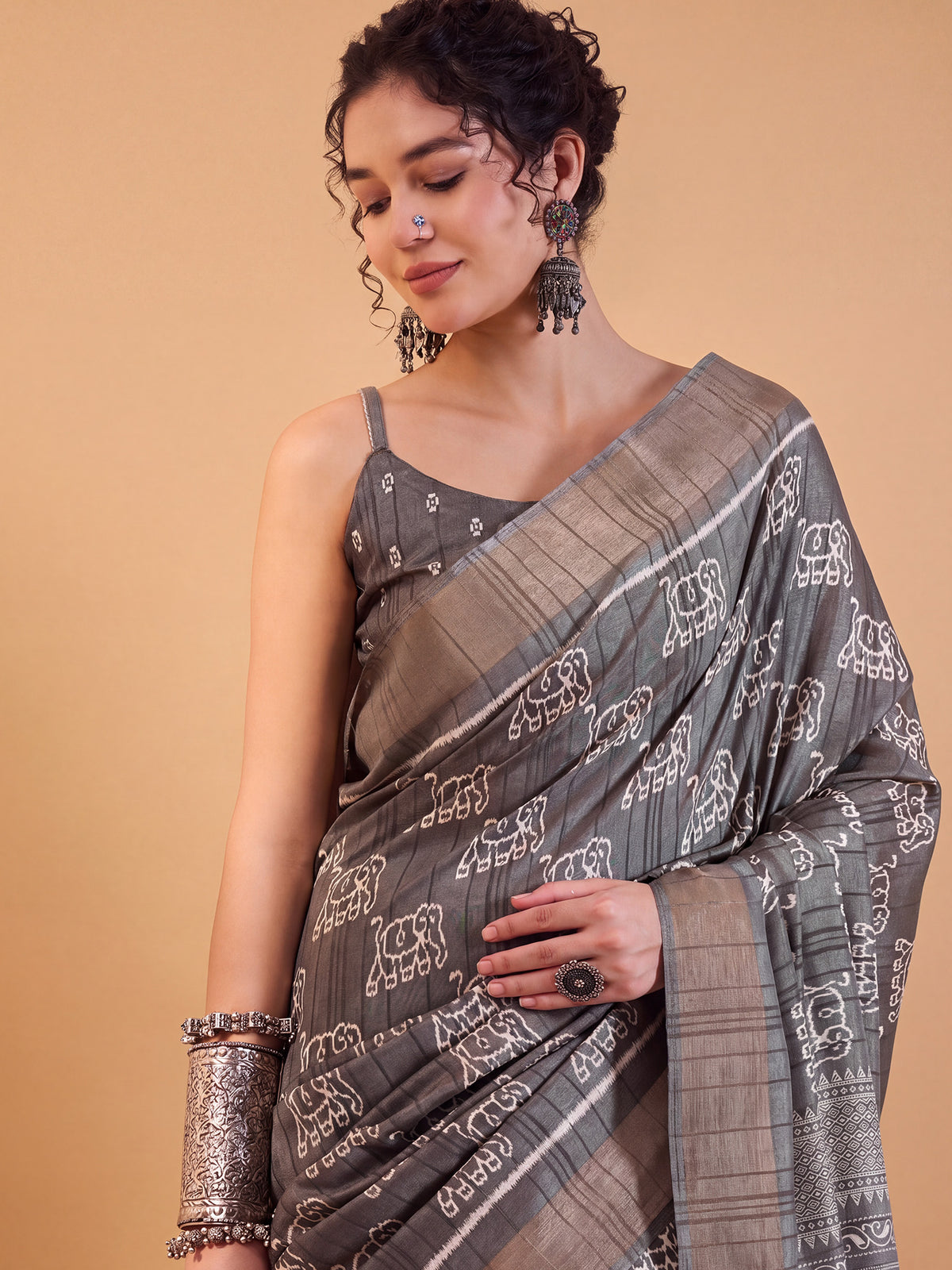 Grey Silk Blend saree – detail view 3