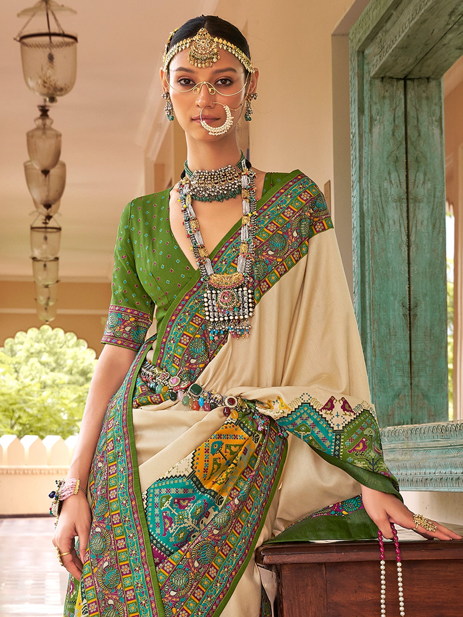 Beige Silk Blend saree – detail view 3