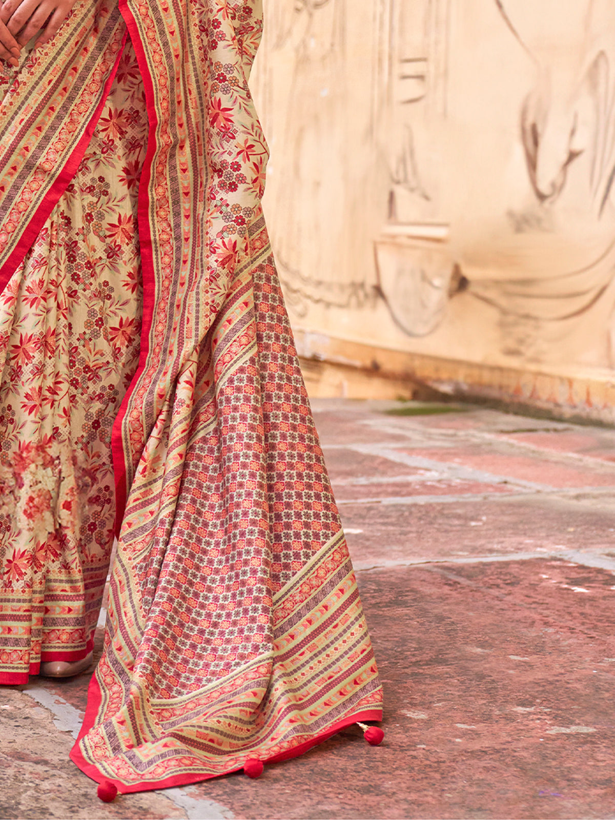Cream Silk Blend saree – detail view 4
