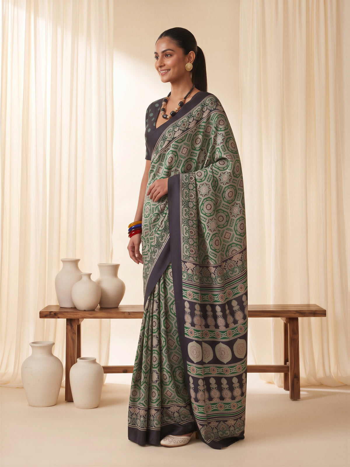 Green Crepe saree – detail view 2
