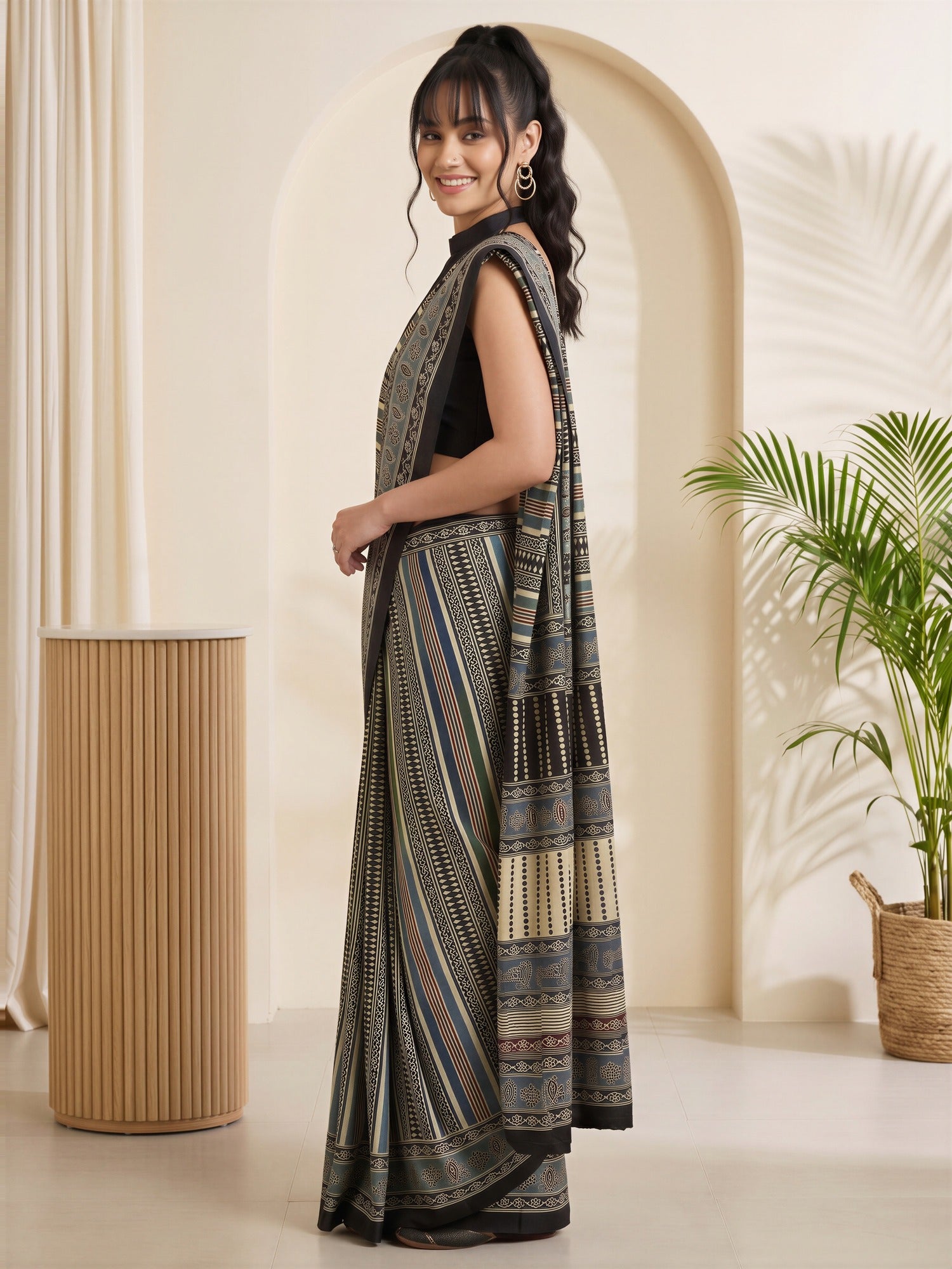 Grey Satin saree – detail view 2