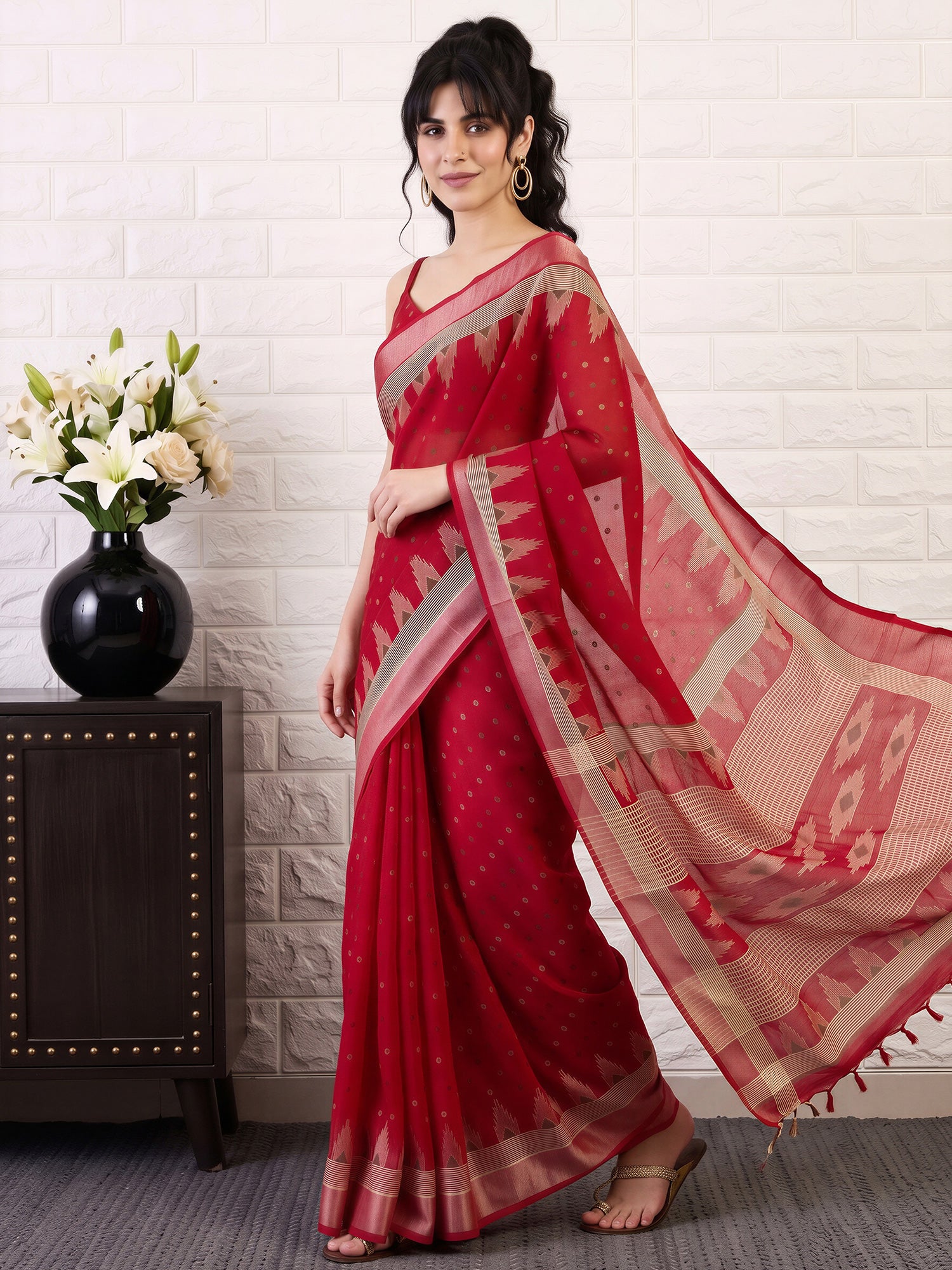 Red Cotton Linen saree – detail view 2