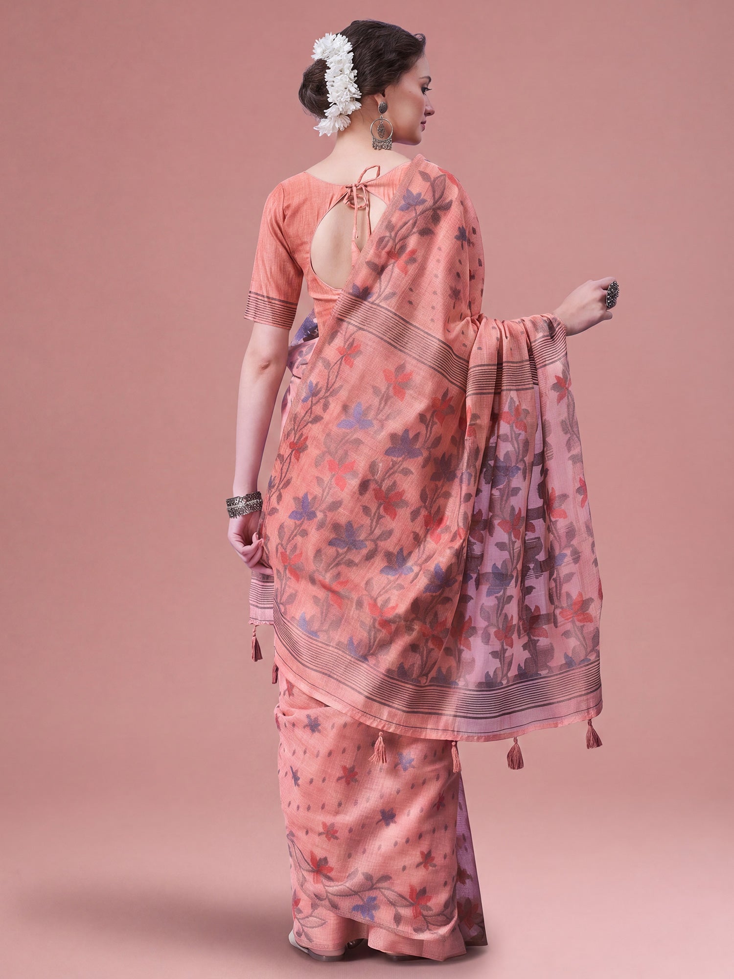 Peach Linen saree – detail view 1