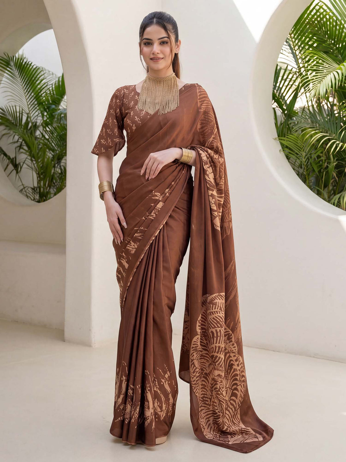 Brown Crepe saree – detail view 2