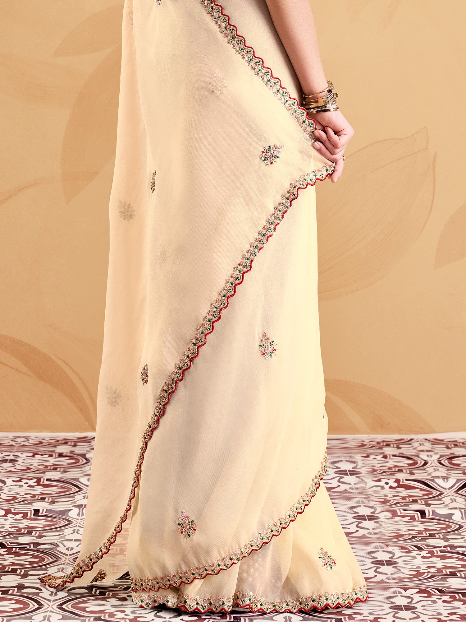 Cream Tissue saree – detail view 4