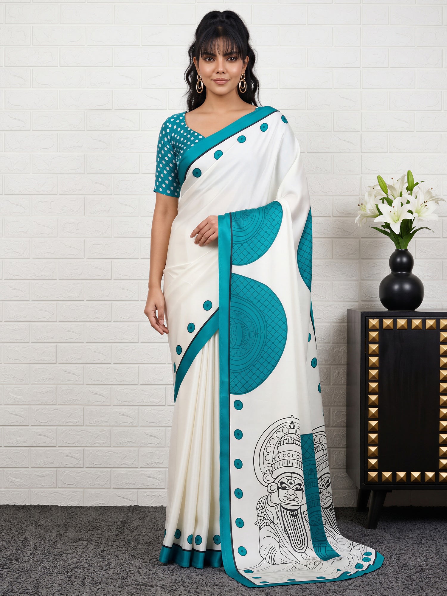 White Satin saree – detail view 3