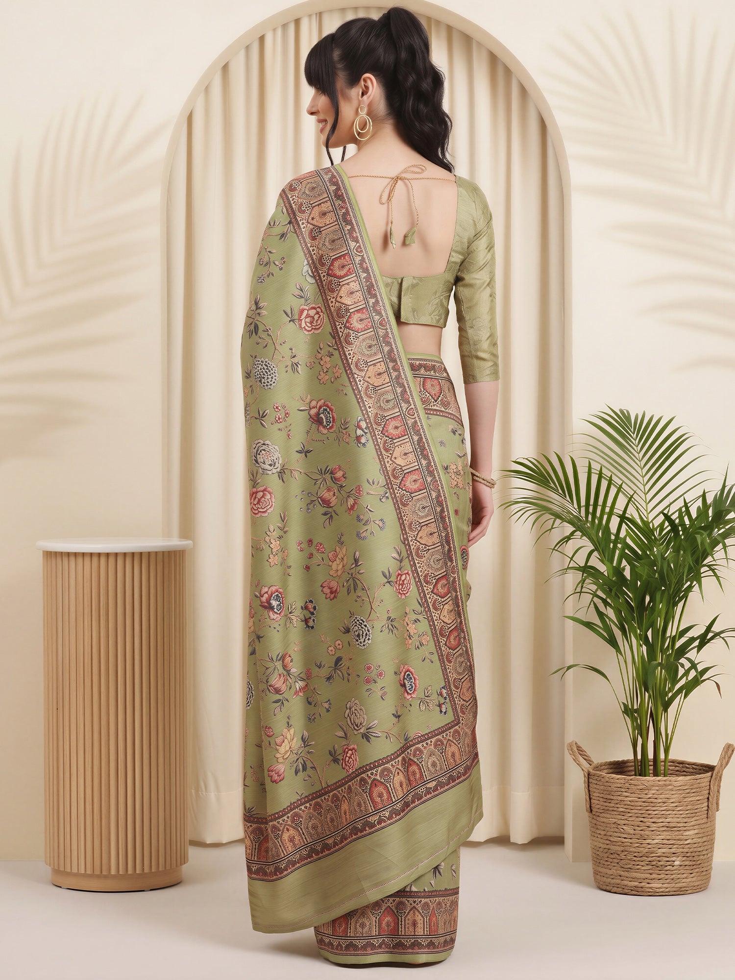 Olive Cotton Blend saree – detail view 1