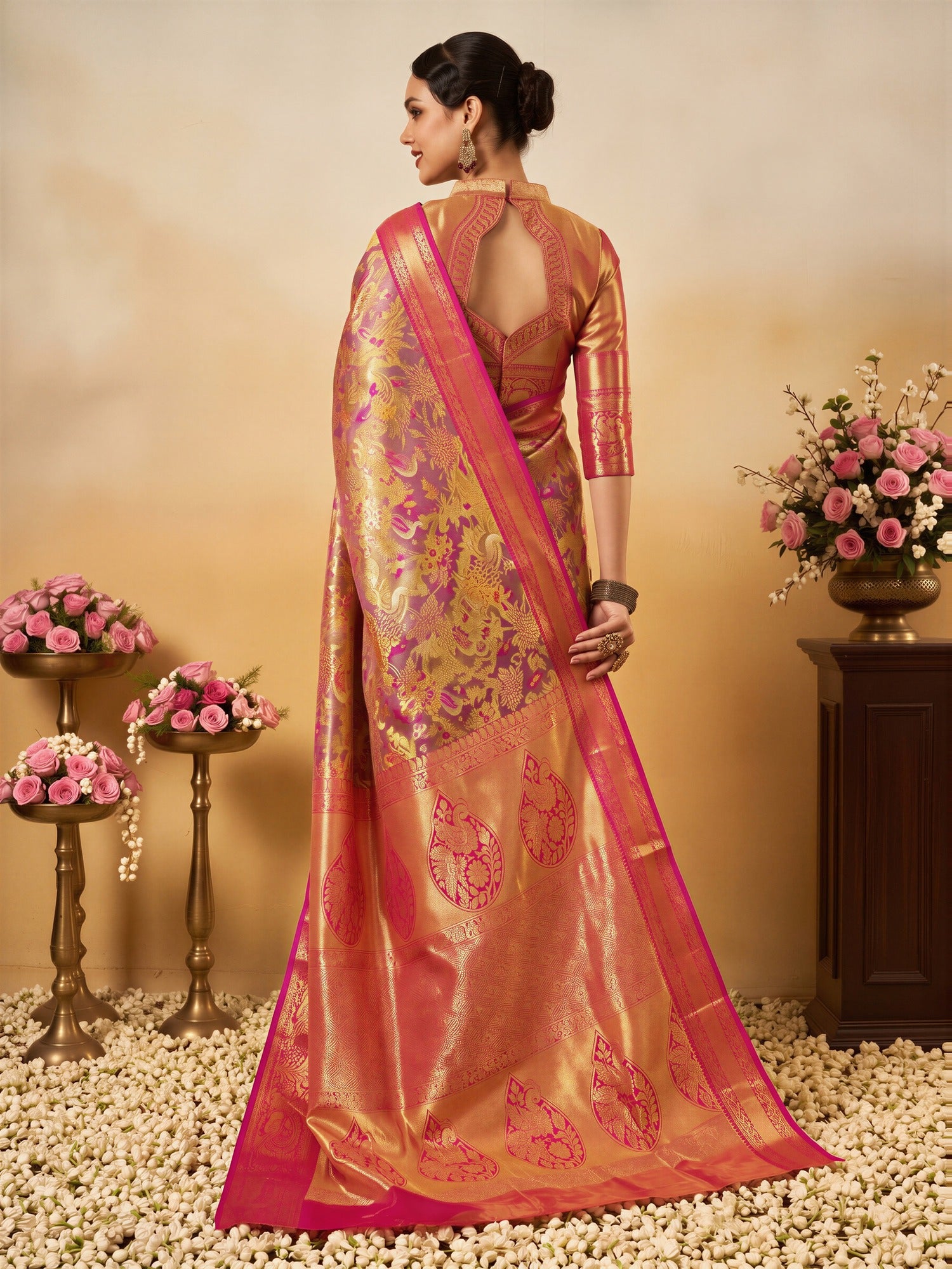 Pink Silk Blend saree – detail view 1