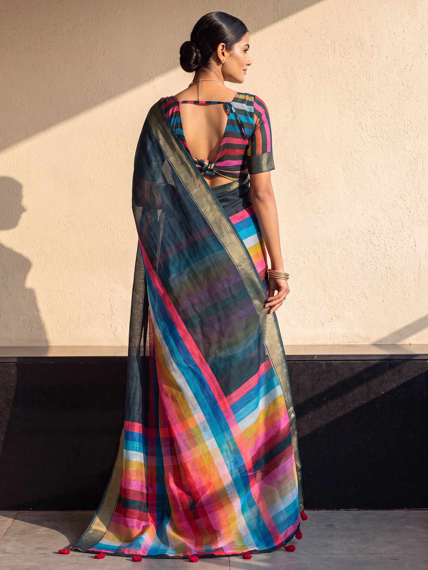 Green Linen saree – detail view 1