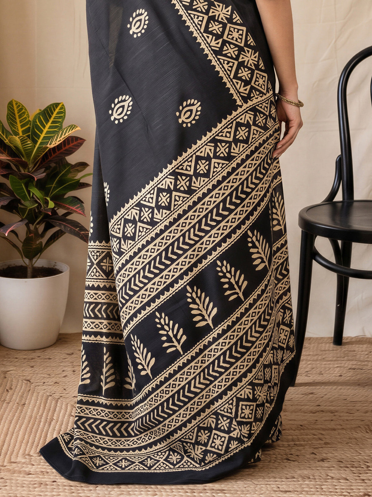Black Cotton Blend saree – detail view 5