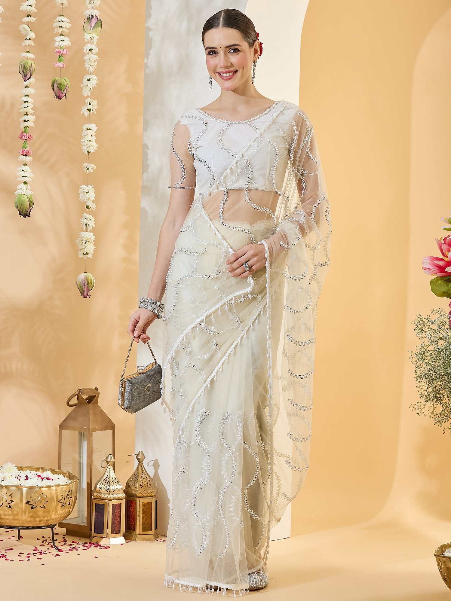 Off White Net saree – detail view 2