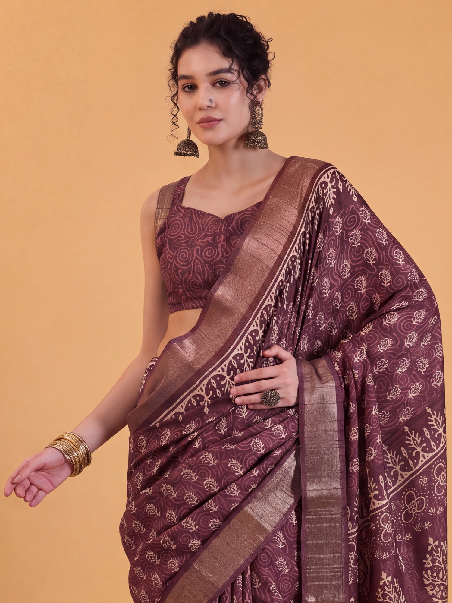 Burgundy Silk Blend saree – detail view 4