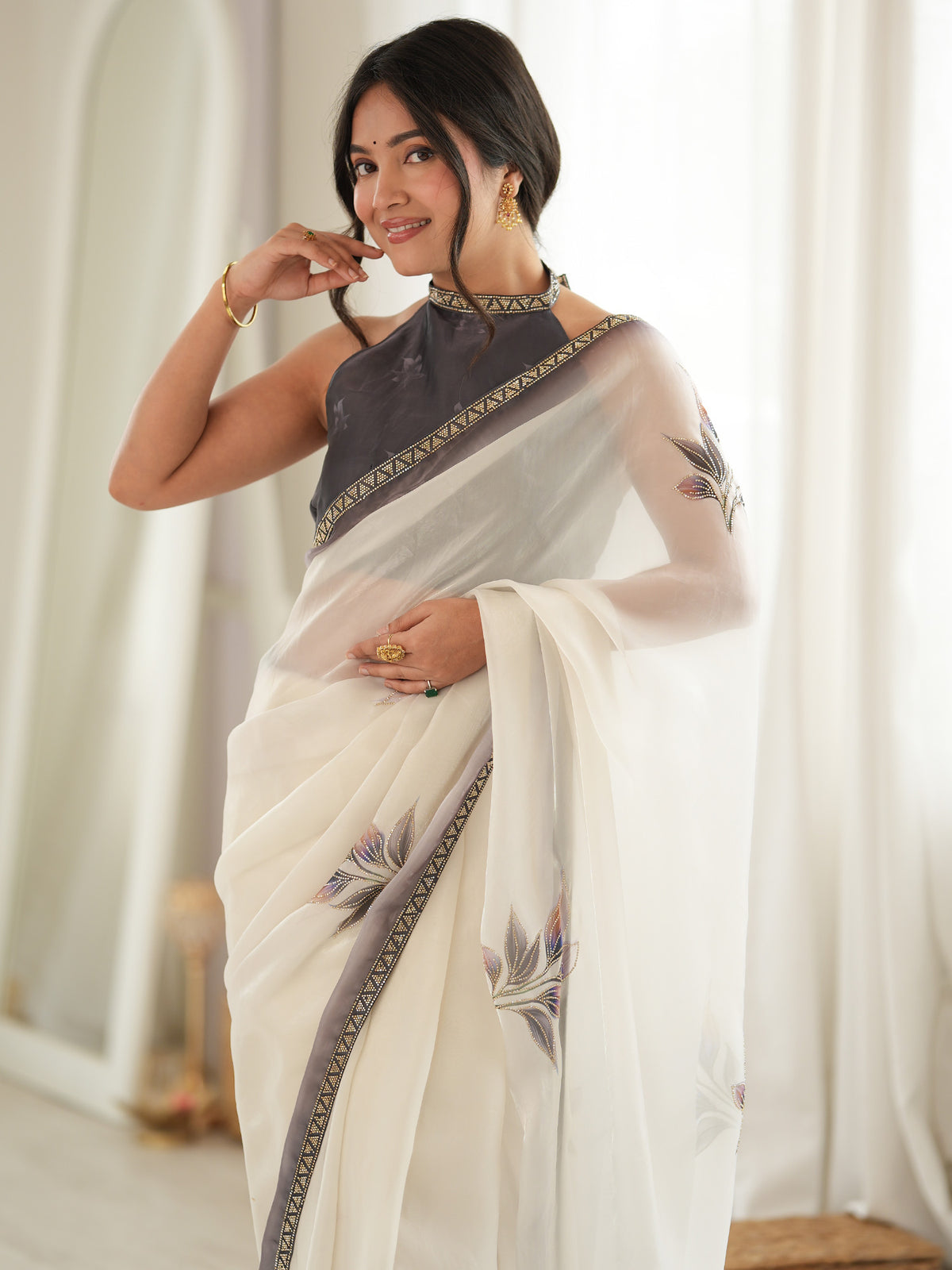 Off White Satin saree – detail view 3