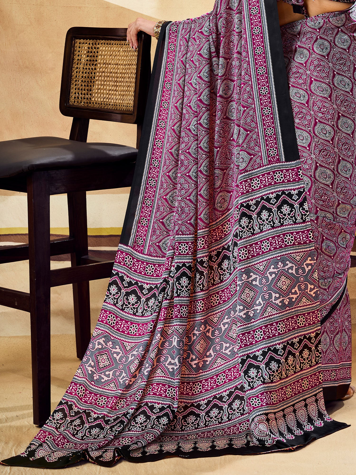 Magenta Satin saree – detail view 5