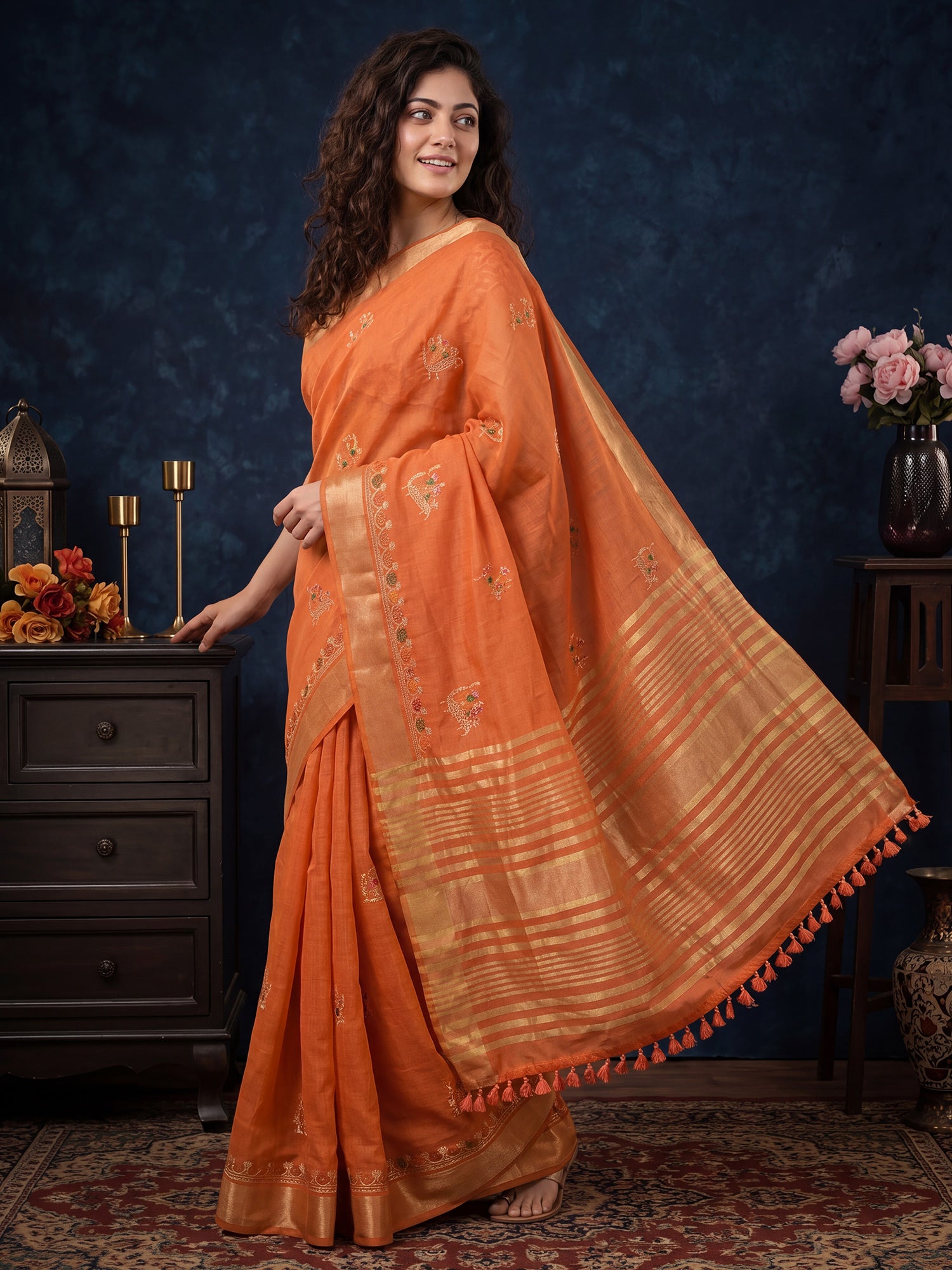 Orange Cotton Linen saree – detail view 3