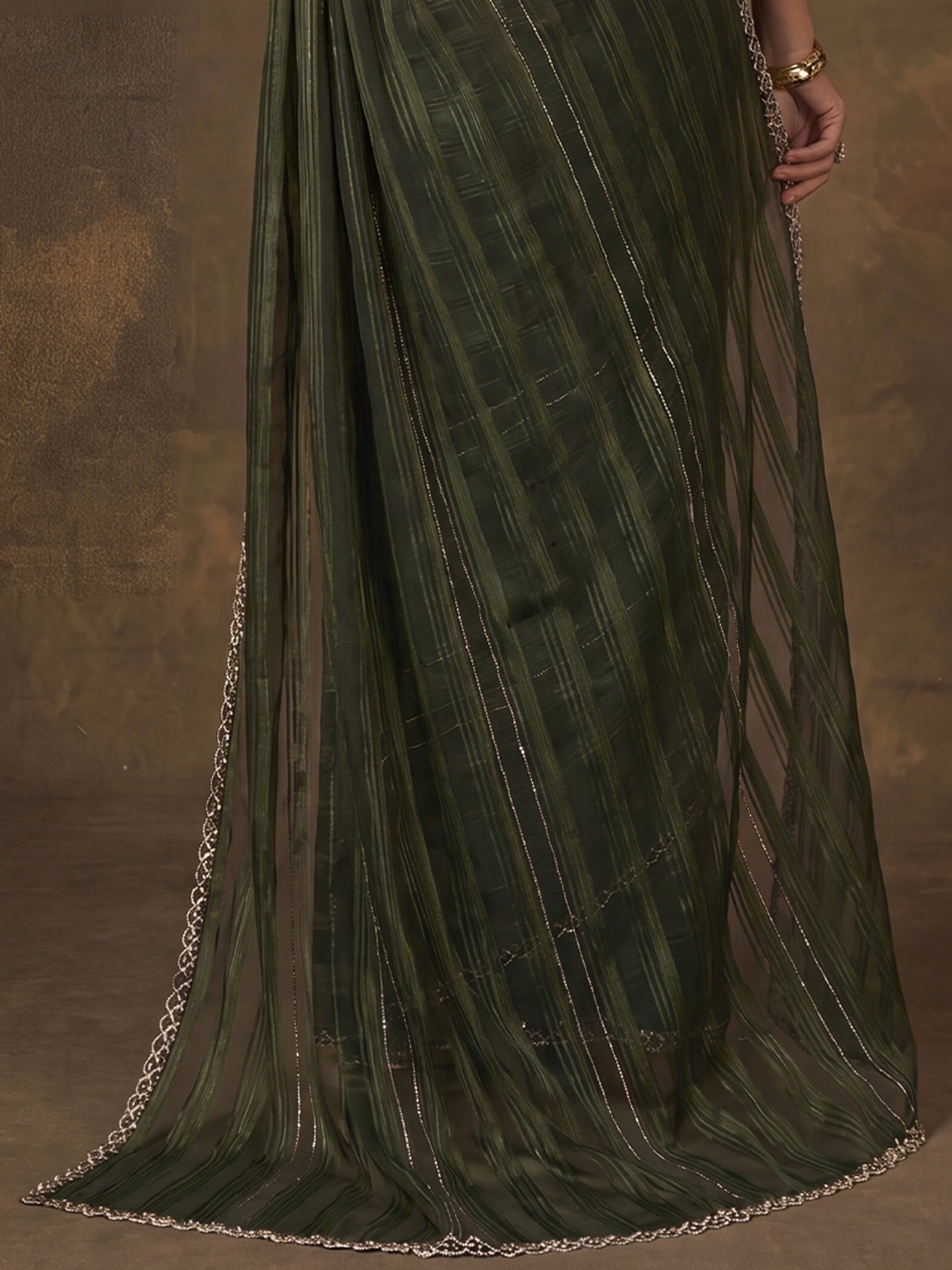 Dark Green Georgette saree – detail view 5