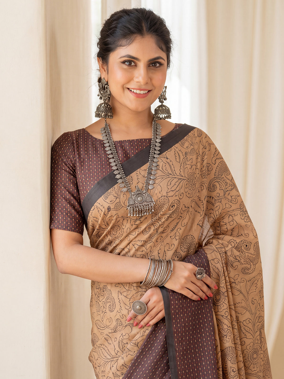 Tan Silk Blend saree – detail view 3
