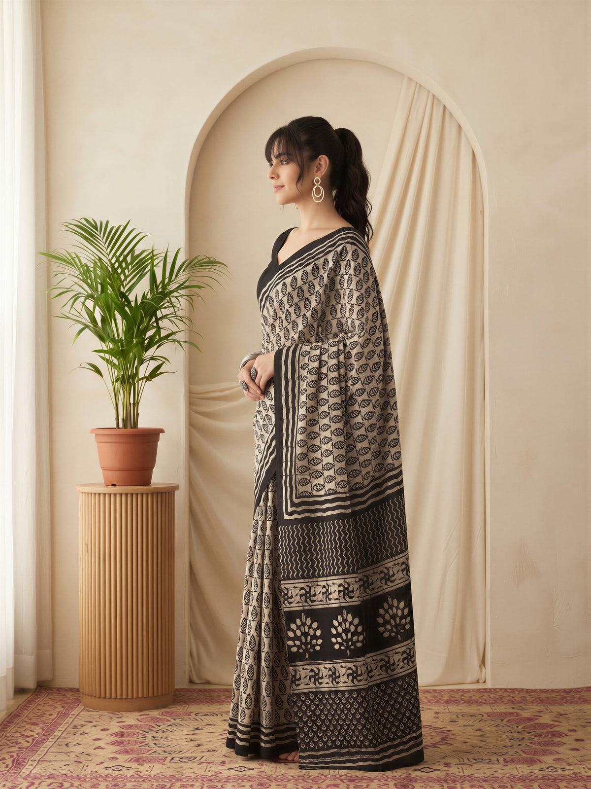 Beige Bhagalpuri Silk saree – detail view 2