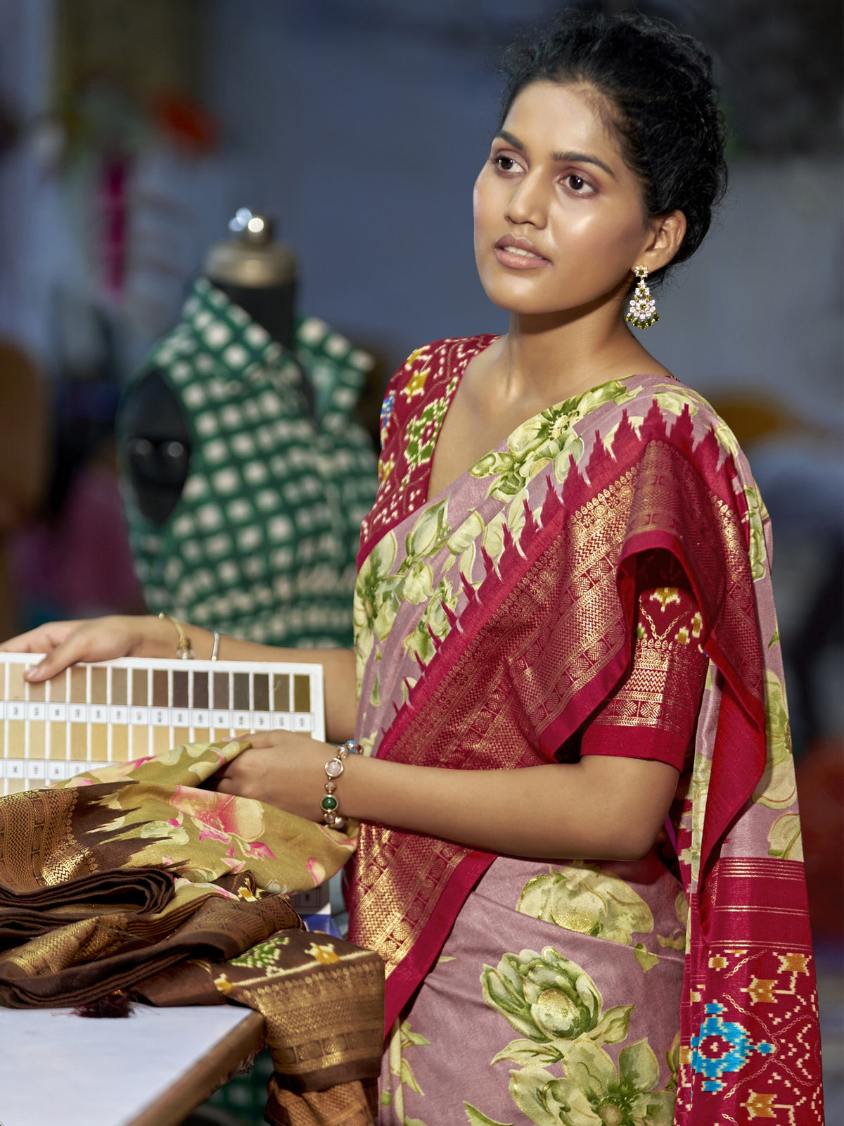 Rose Gold Tussar Silk saree – detail view 3