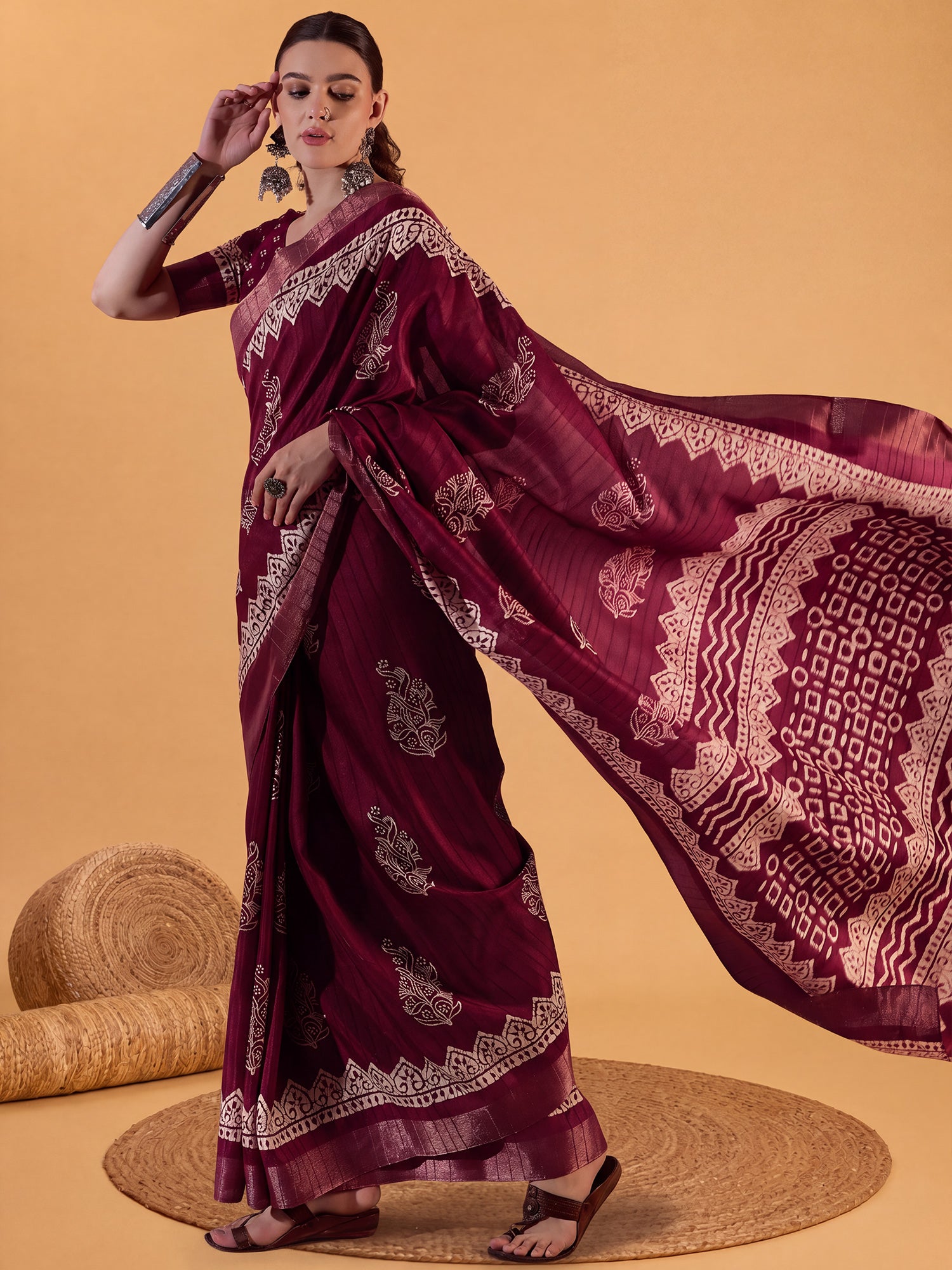 Burgundy Silk Blend saree – detail view 2
