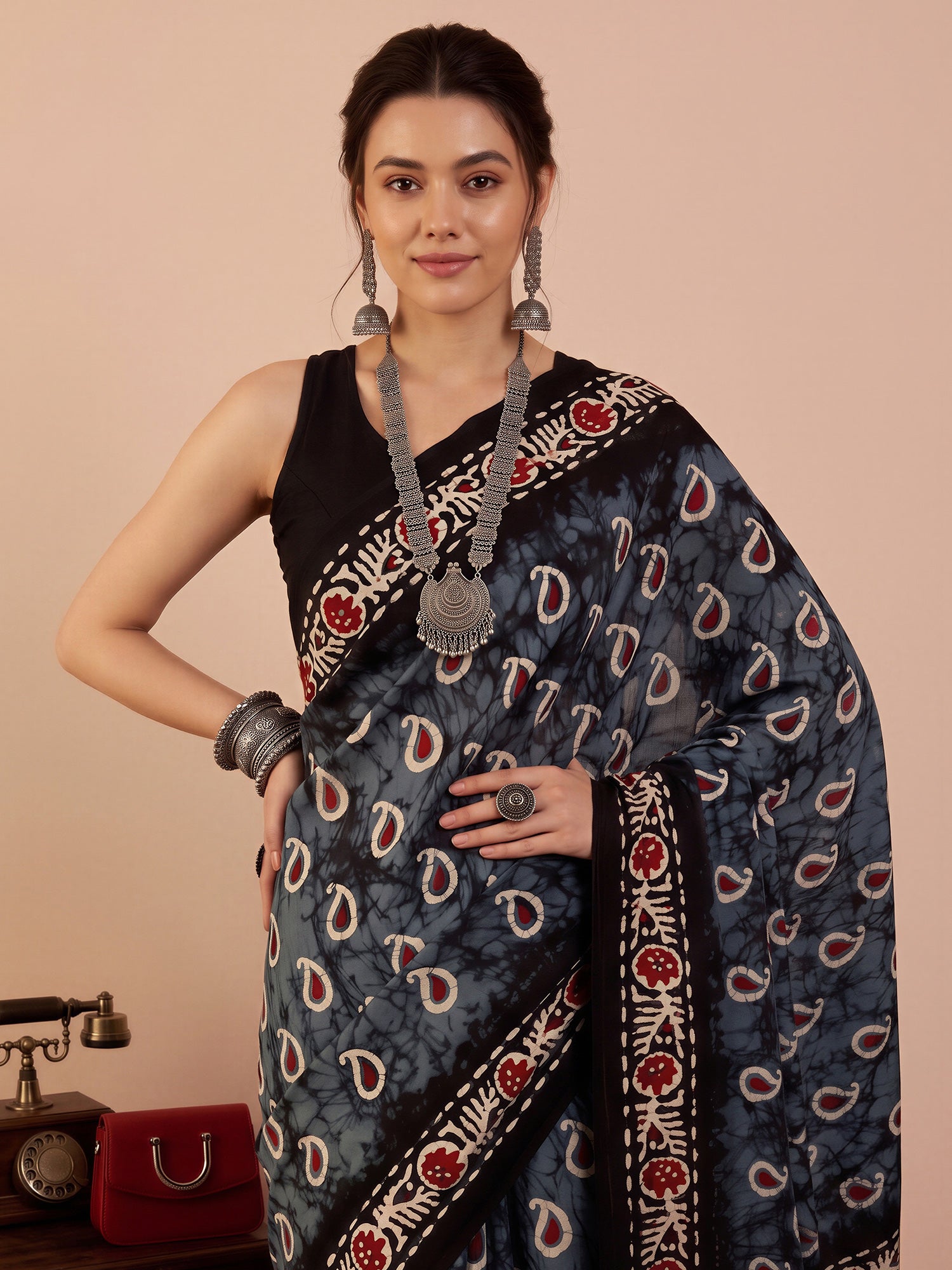 Grey Bhagalpuri Silk saree – detail view 4