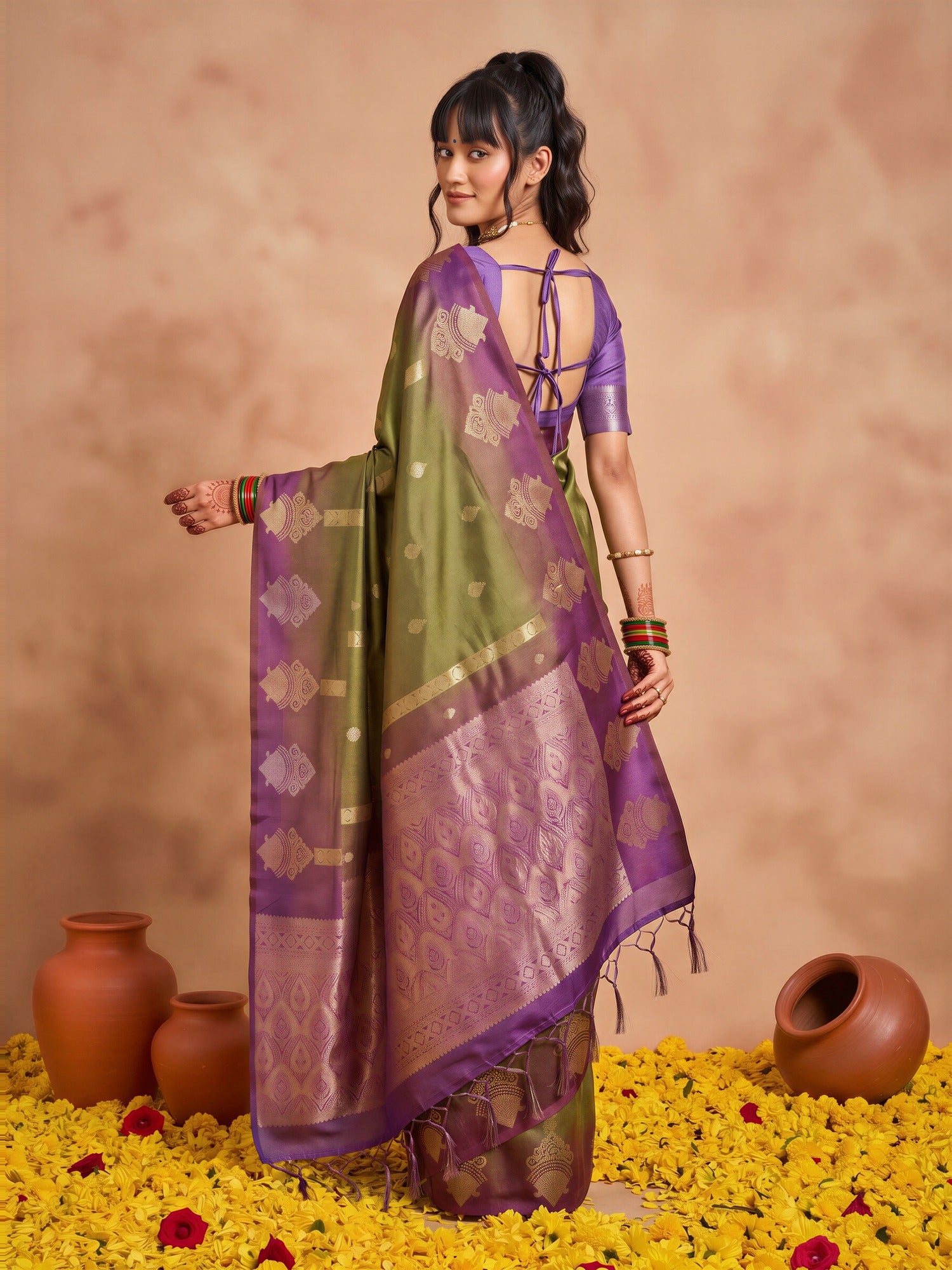 Green Cotton Blend saree – detail view 1