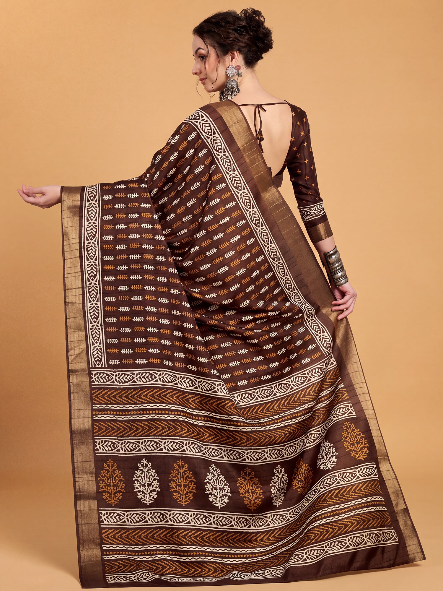 Brown Silk Blend saree – detail view 1