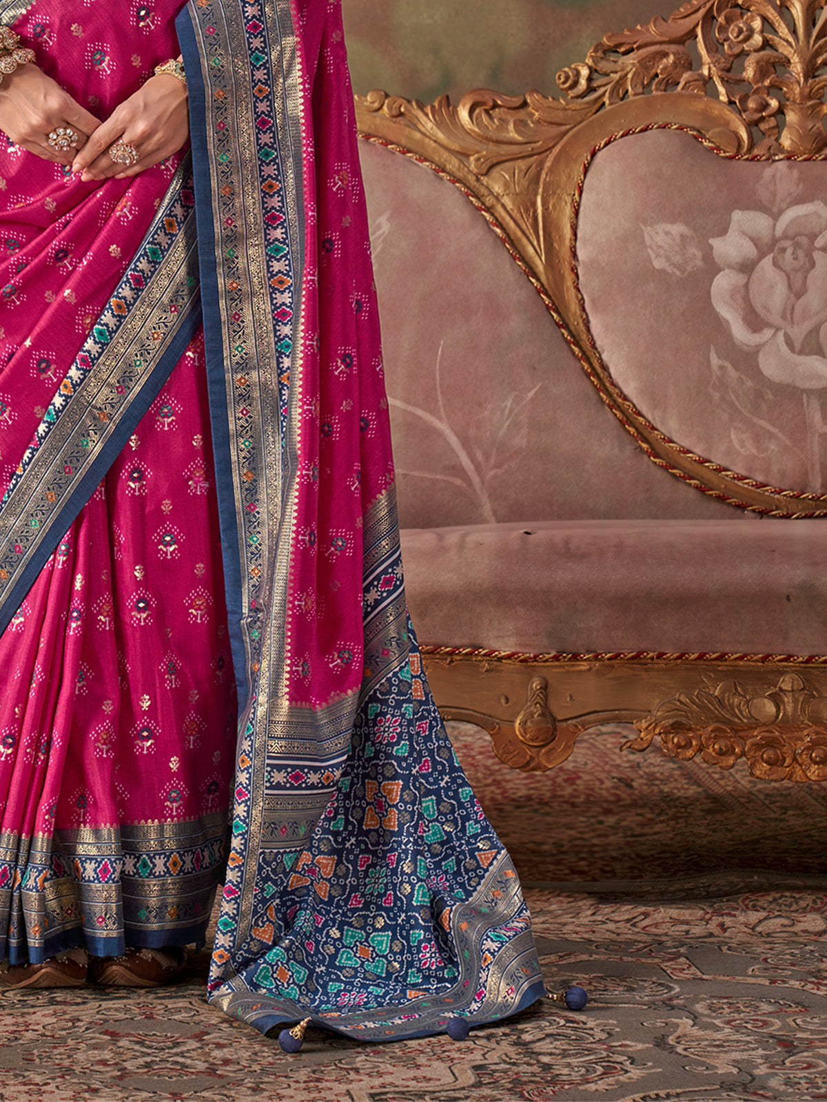 Magenta Silk Blend saree – detail view 4