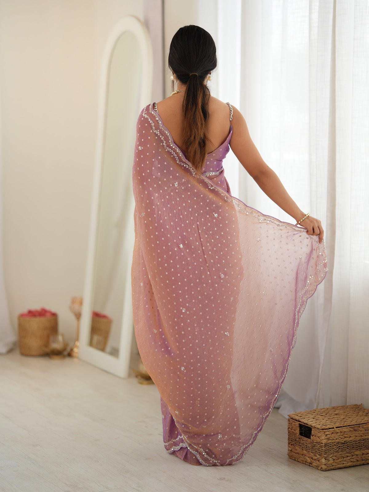Mauve Georgette saree – detail view 2