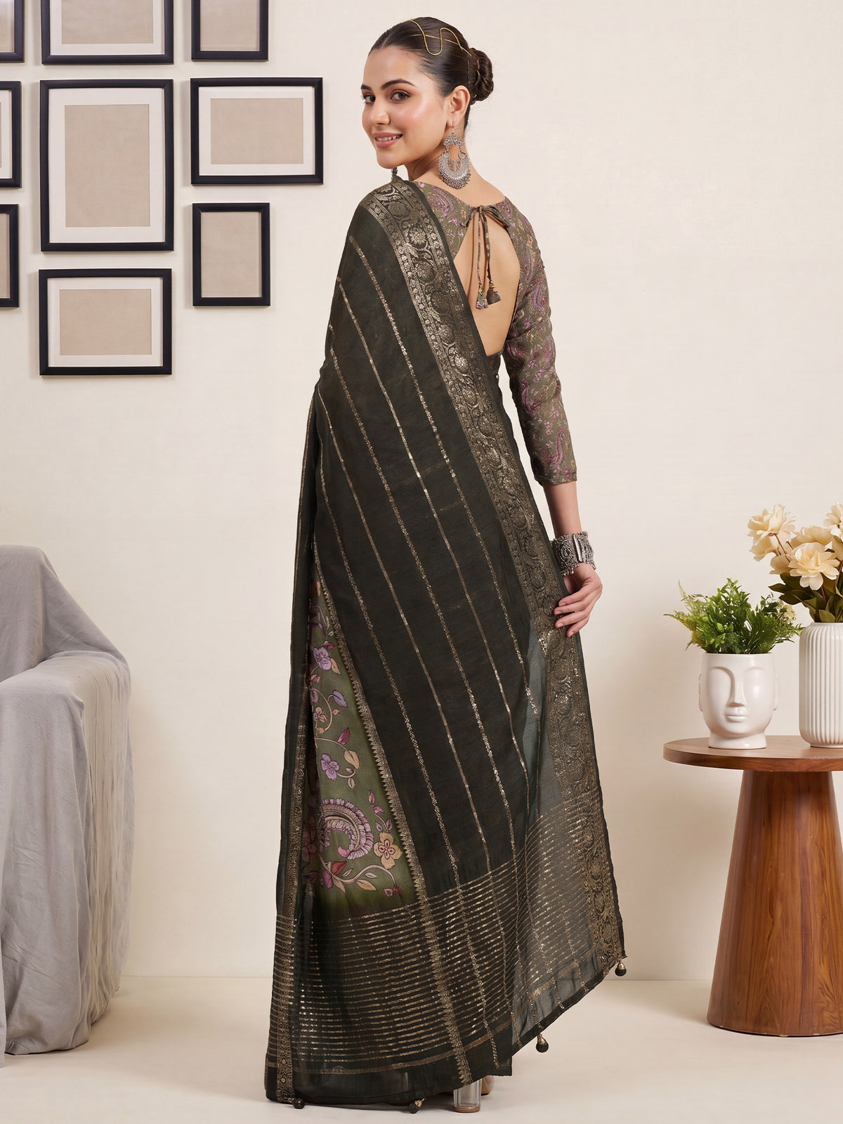 Green Viscose Silk saree – detail view 1