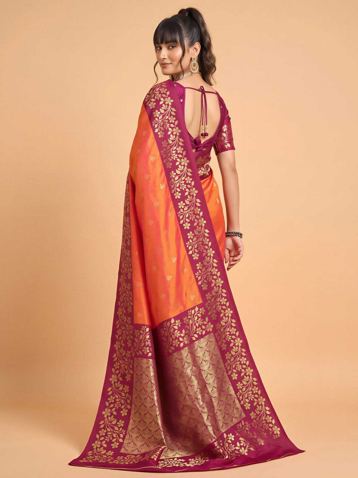 Orange Cotton Blend saree – detail view 1