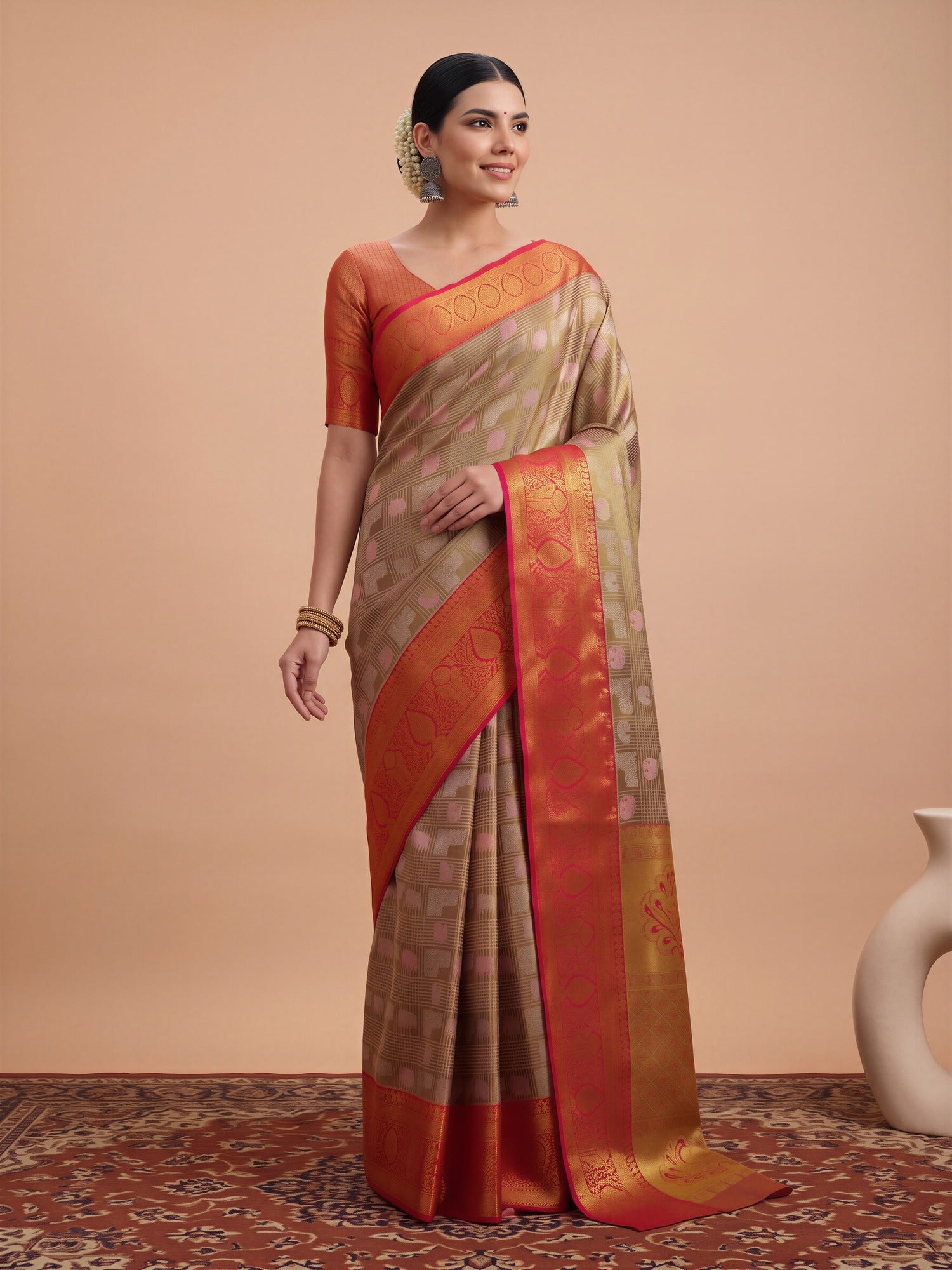 Gold Banarasi Silk saree – detail view 3