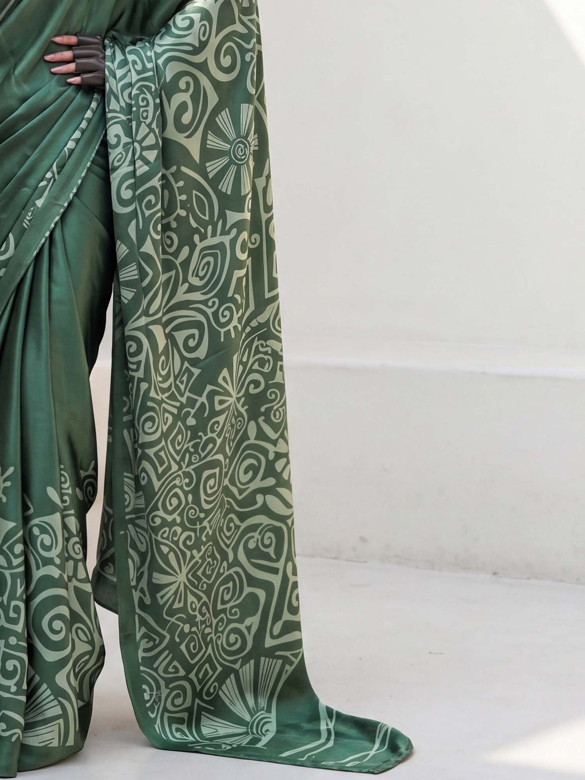 Green Crepe saree – detail view 5