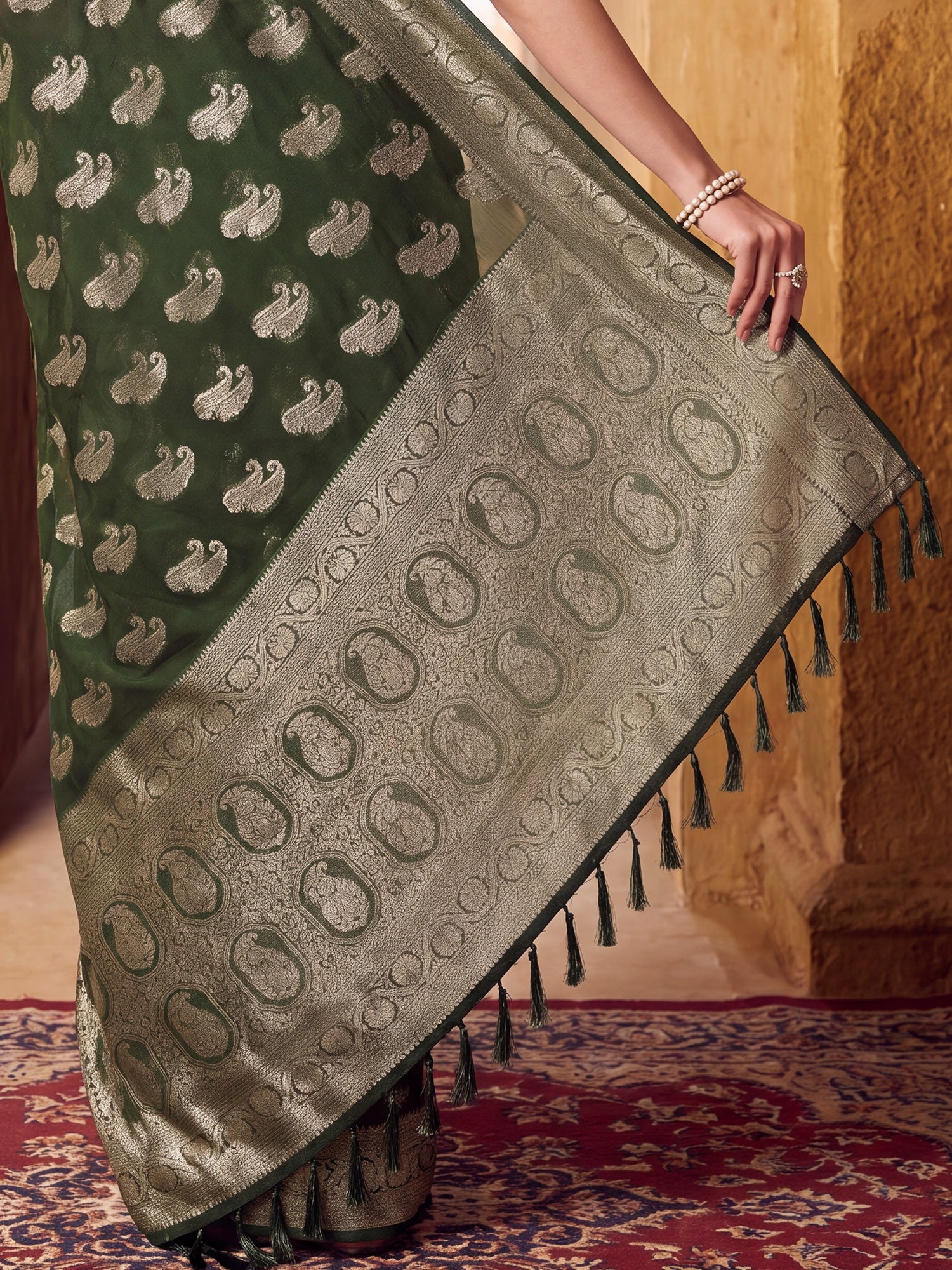 Green Georgette saree – detail view 5