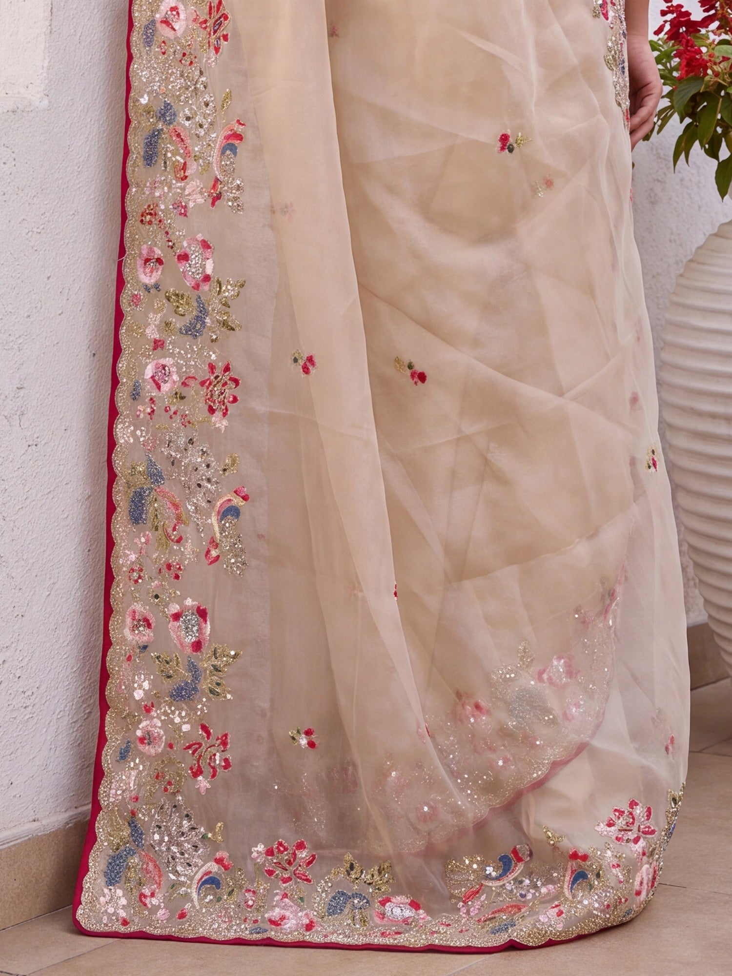 Beige Organza saree – detail view 5