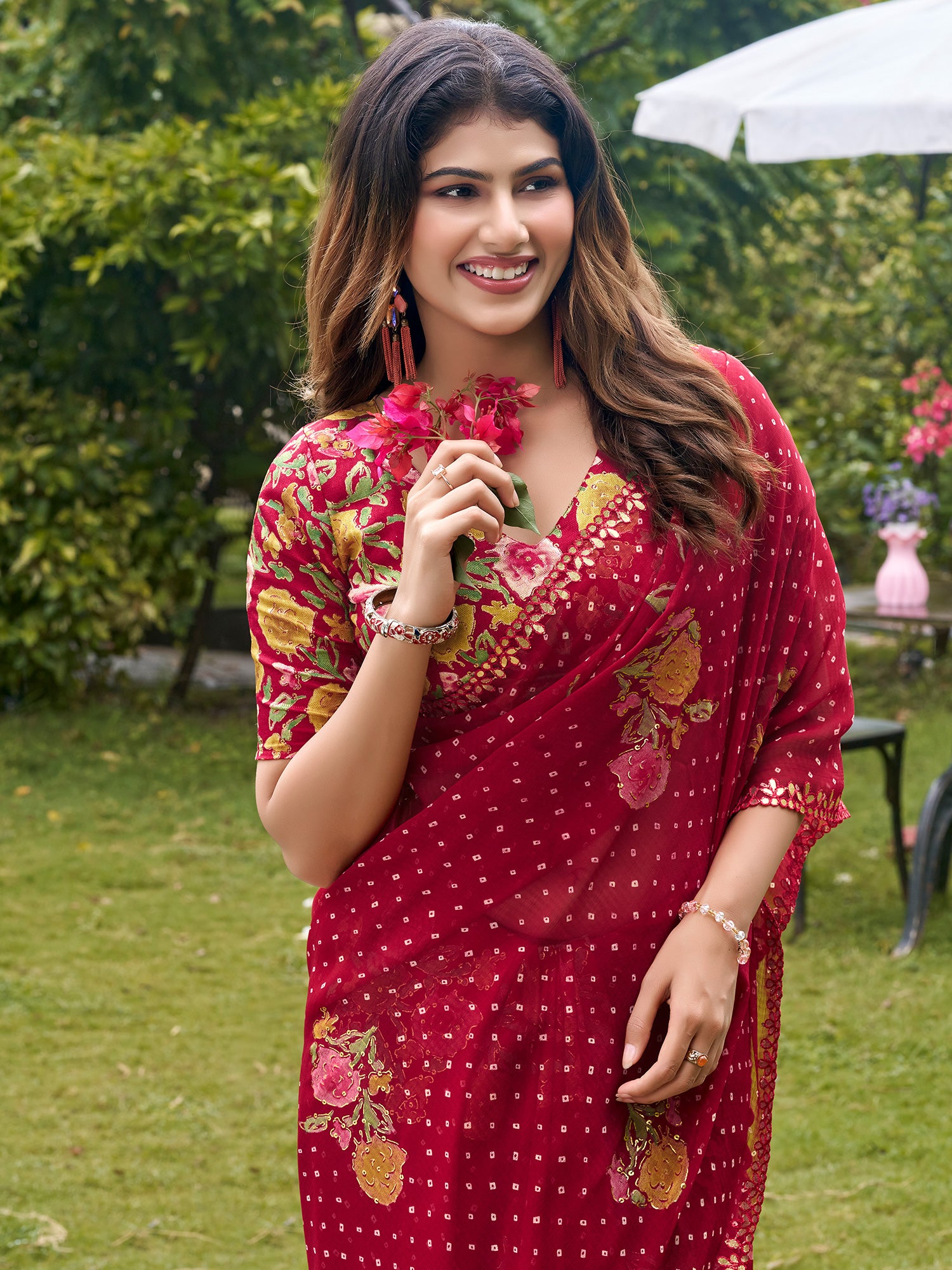 Red Chiffon saree – detail view 3