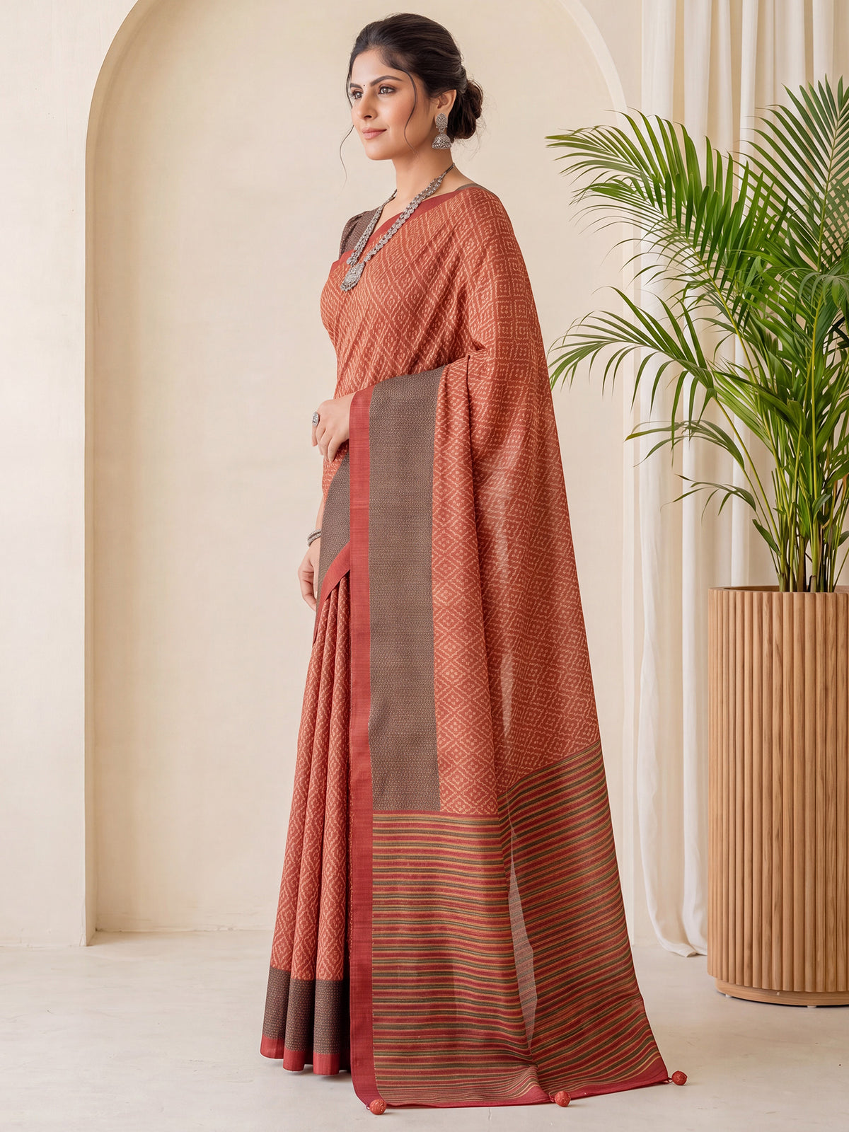 Rust Silk Blend saree – detail view 2