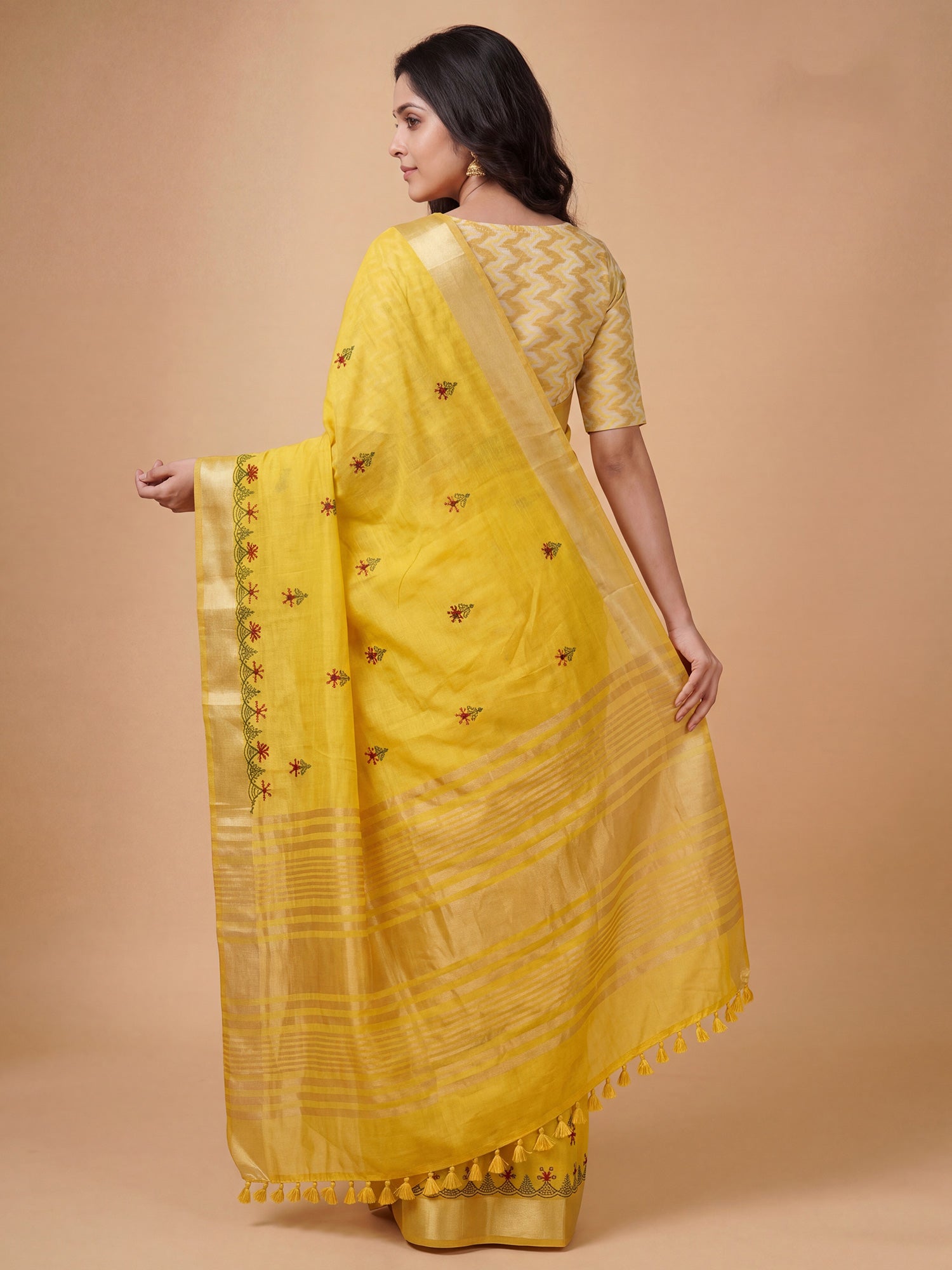 Yellow Cotton Linen saree – detail view 1