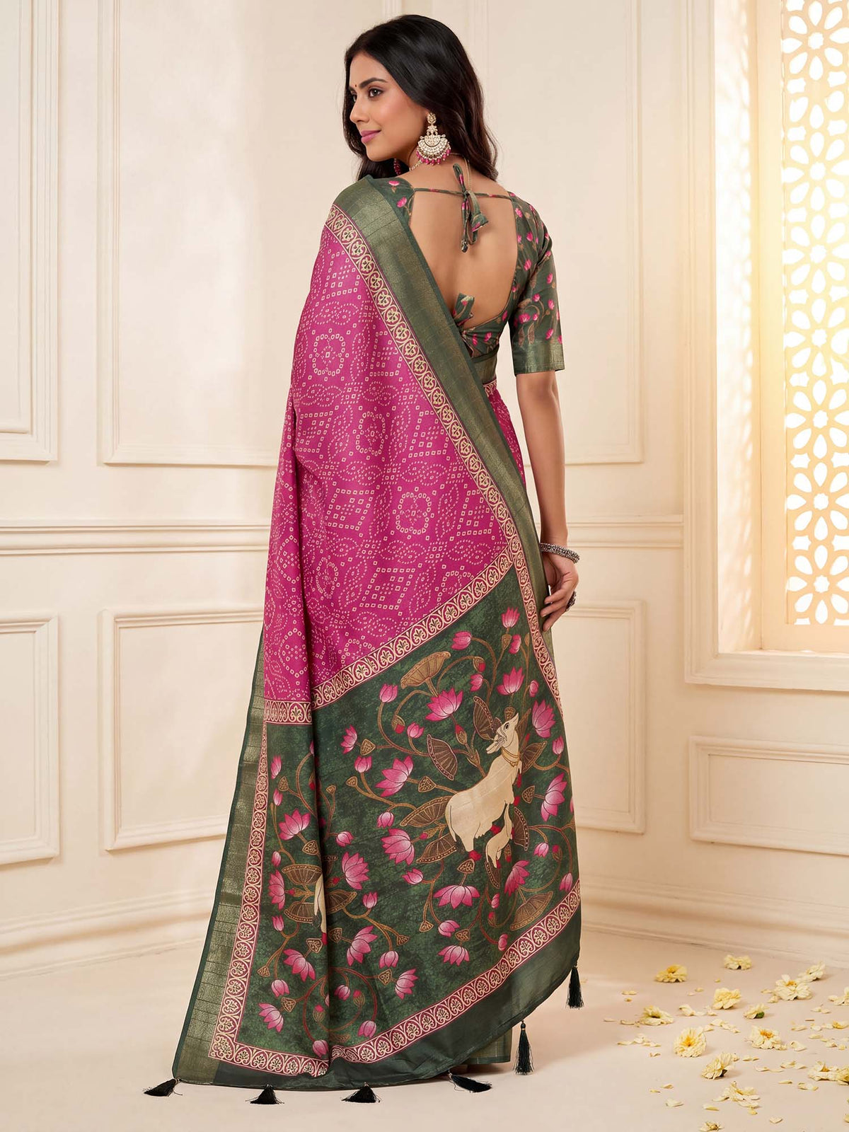 Pink Silk Blend saree – detail view 1