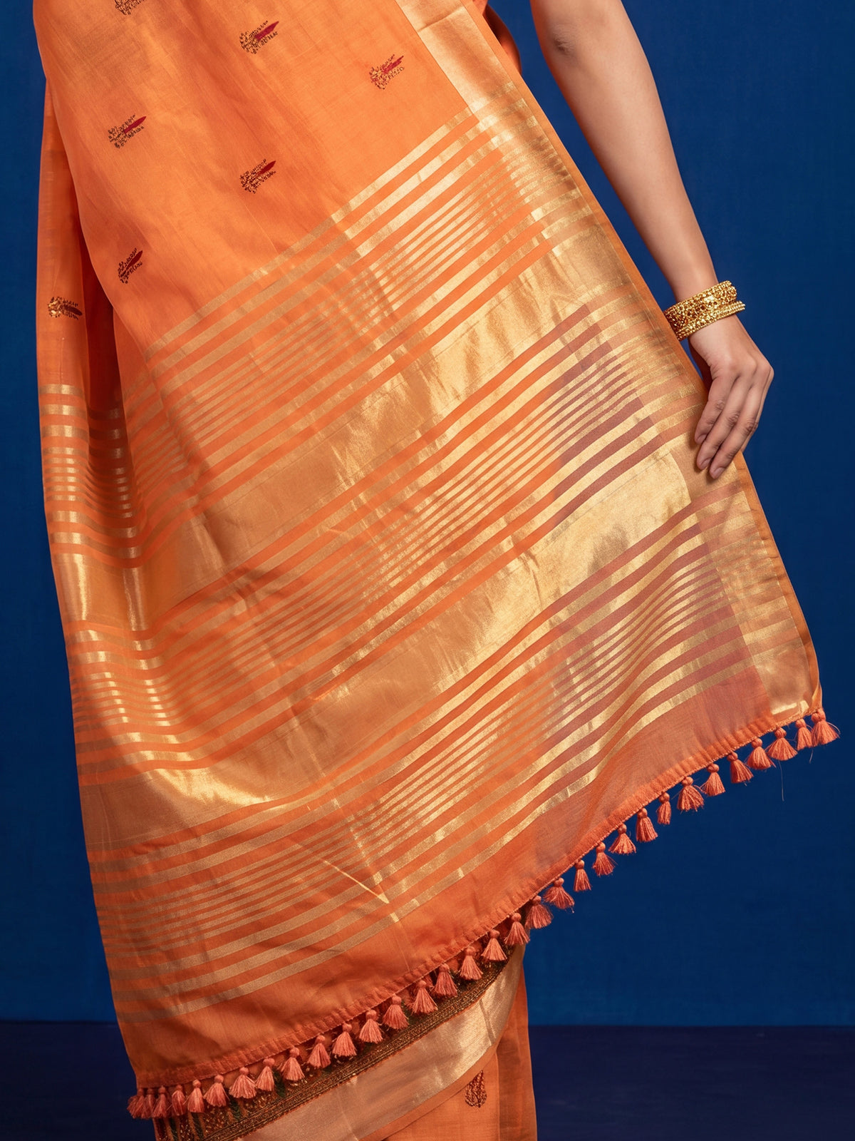 Orange Cotton Linen saree – detail view 5
