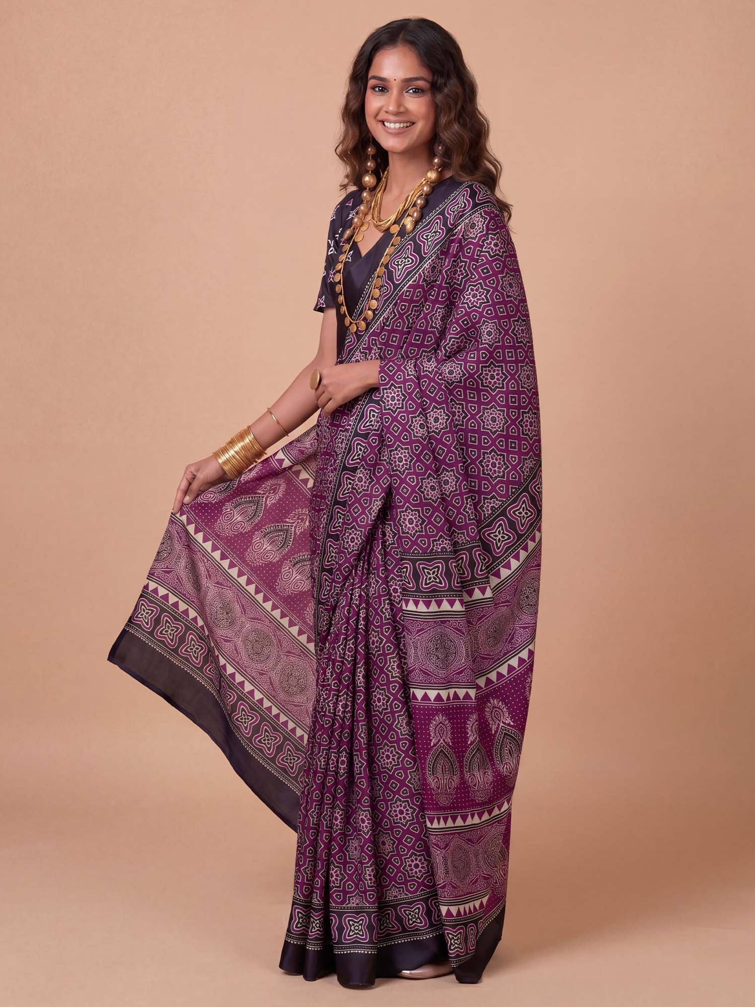 Purple Crepe saree – detail view 3