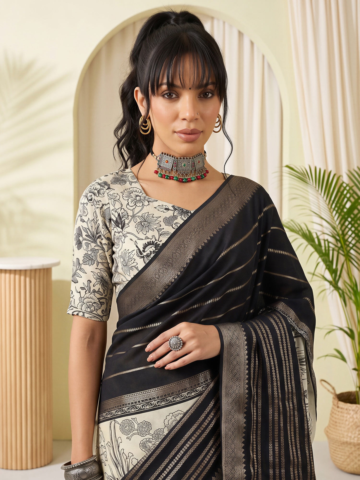 Black Viscose Silk saree – detail view 3
