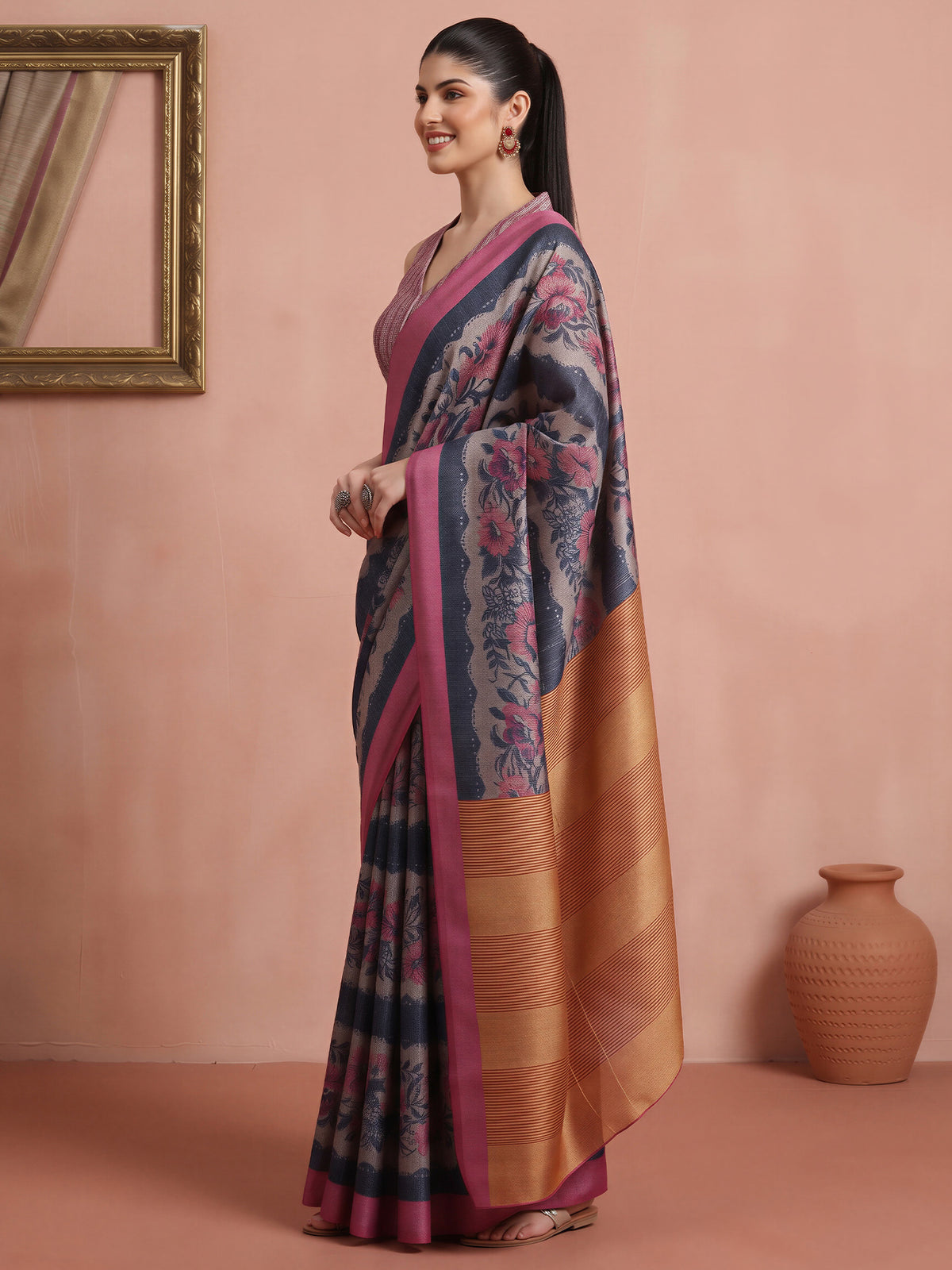 Grey Cotton Blend saree – detail view 2