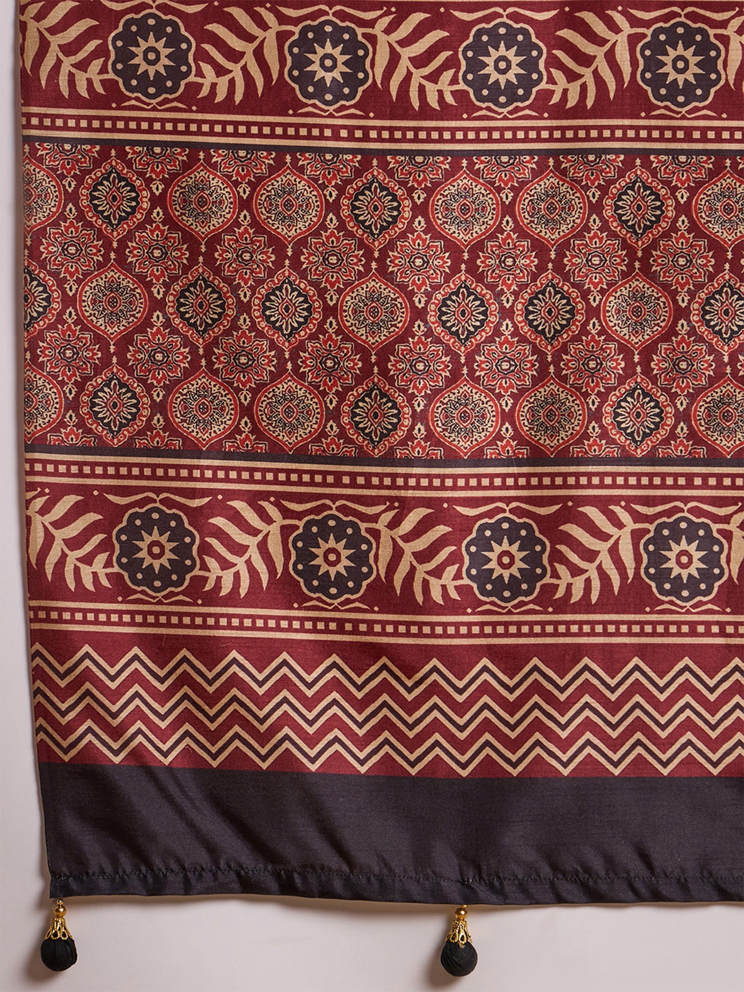 Maroon Silk Blend saree – detail view 5