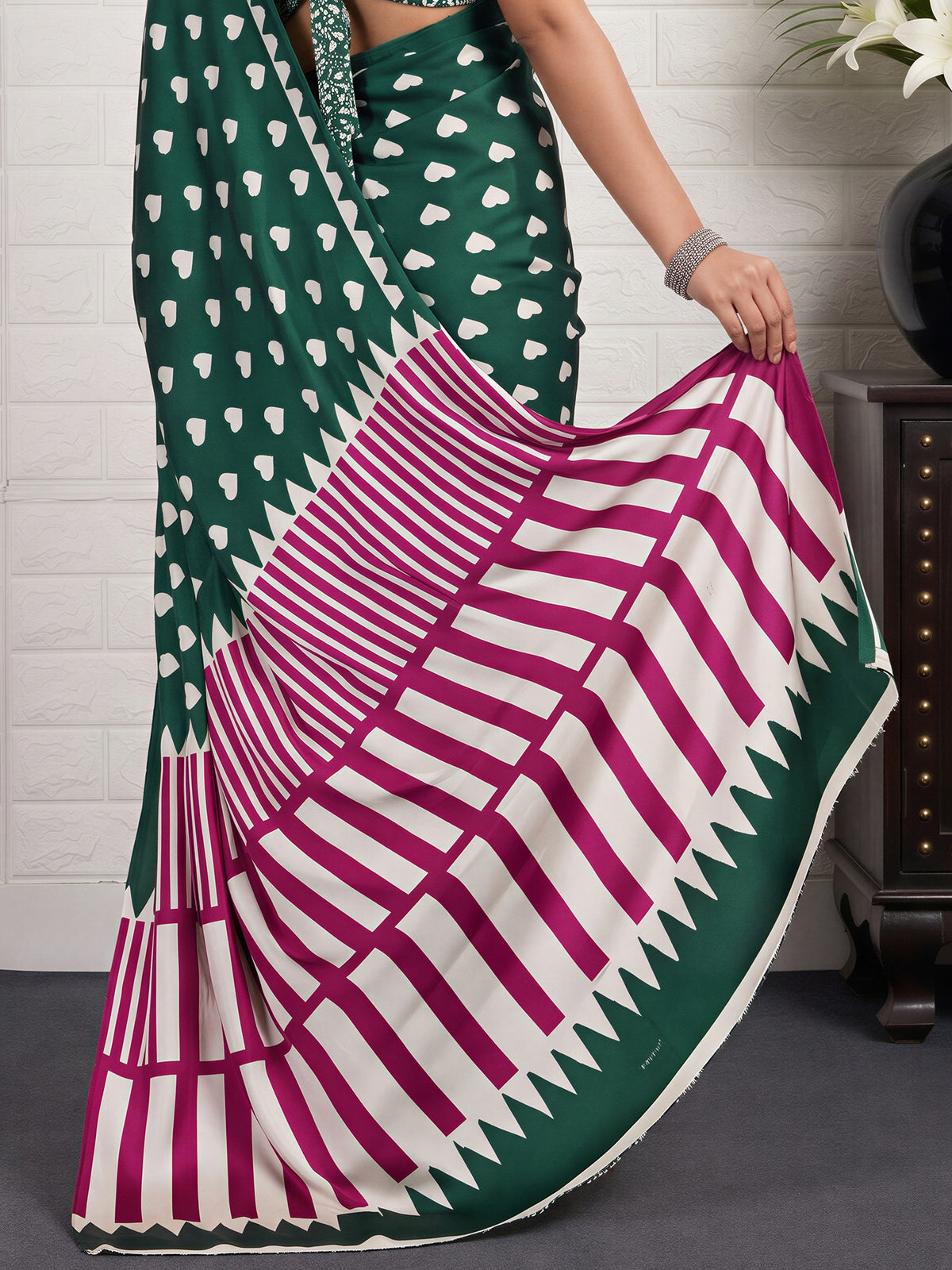Green Satin saree – detail view 5