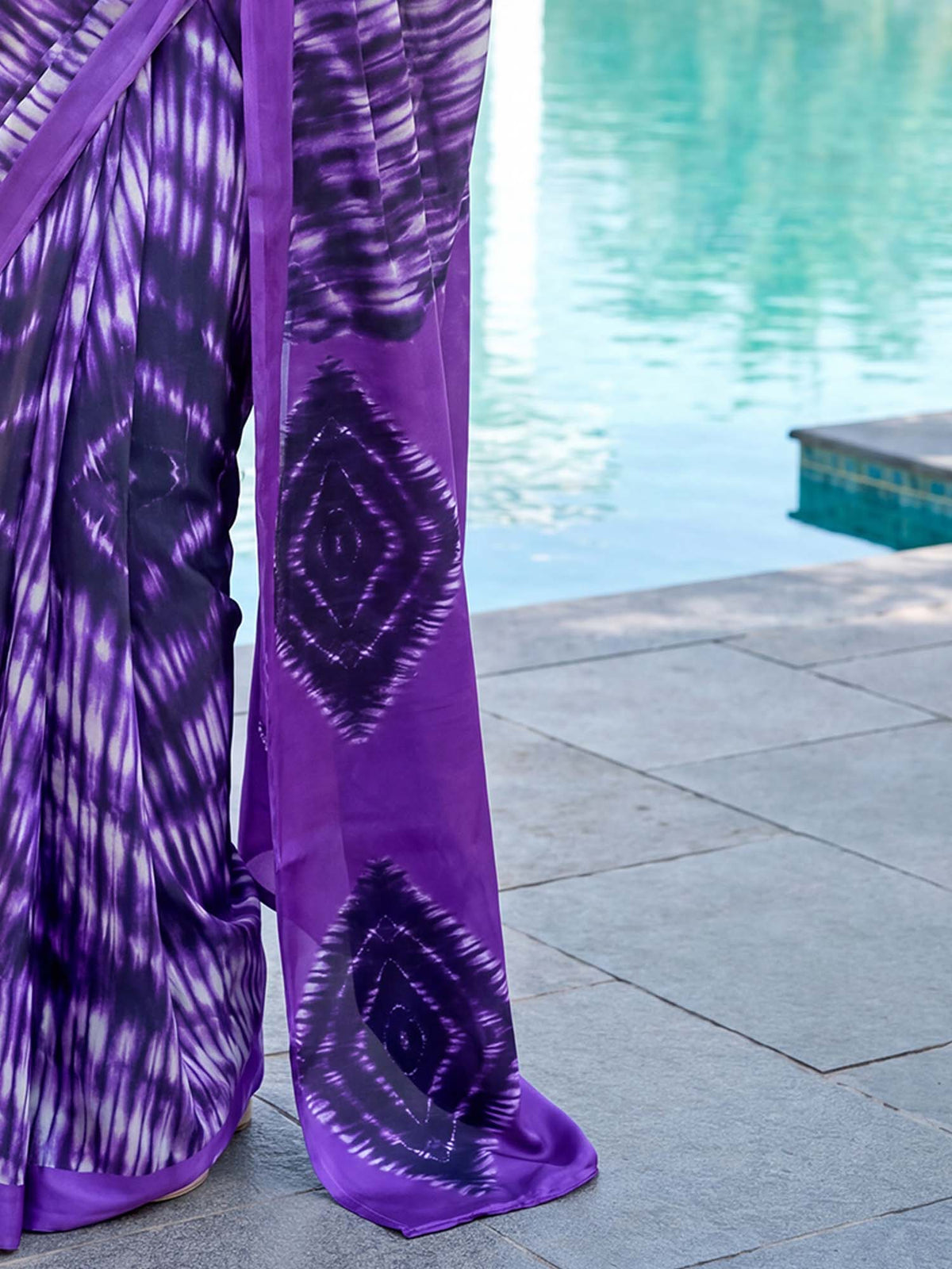 Violet Crepe saree – detail view 5