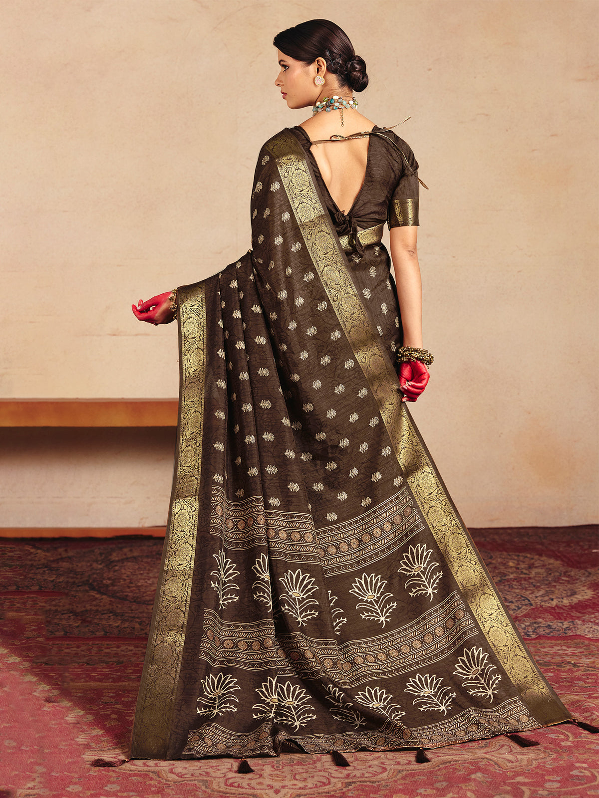 Brown Tussar Silk saree – detail view 2