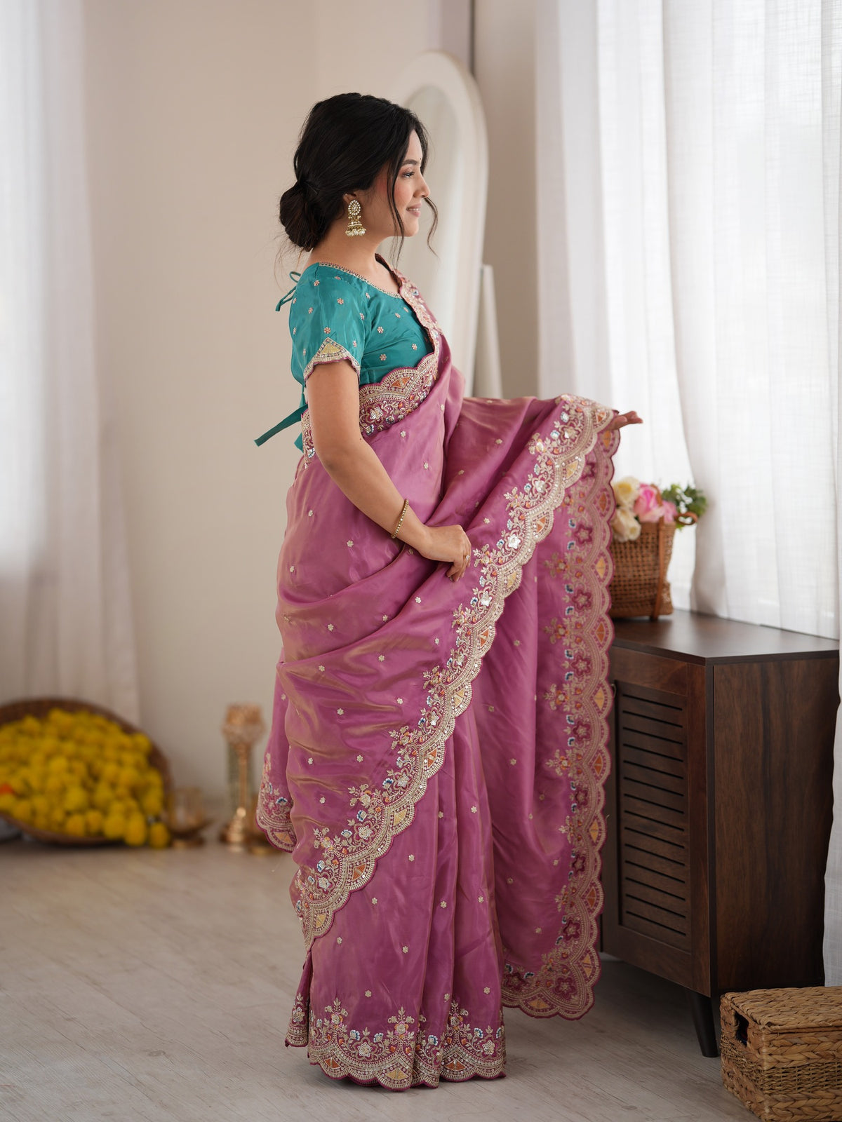 Mauve Satin saree – detail view 2