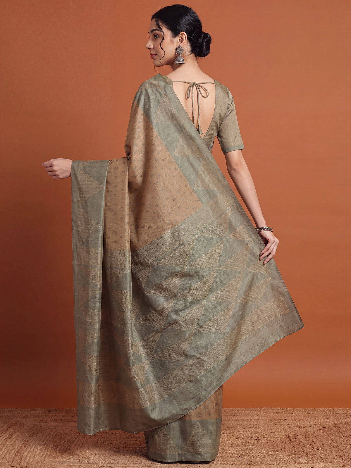 Olive Silk Blend saree – detail view 1